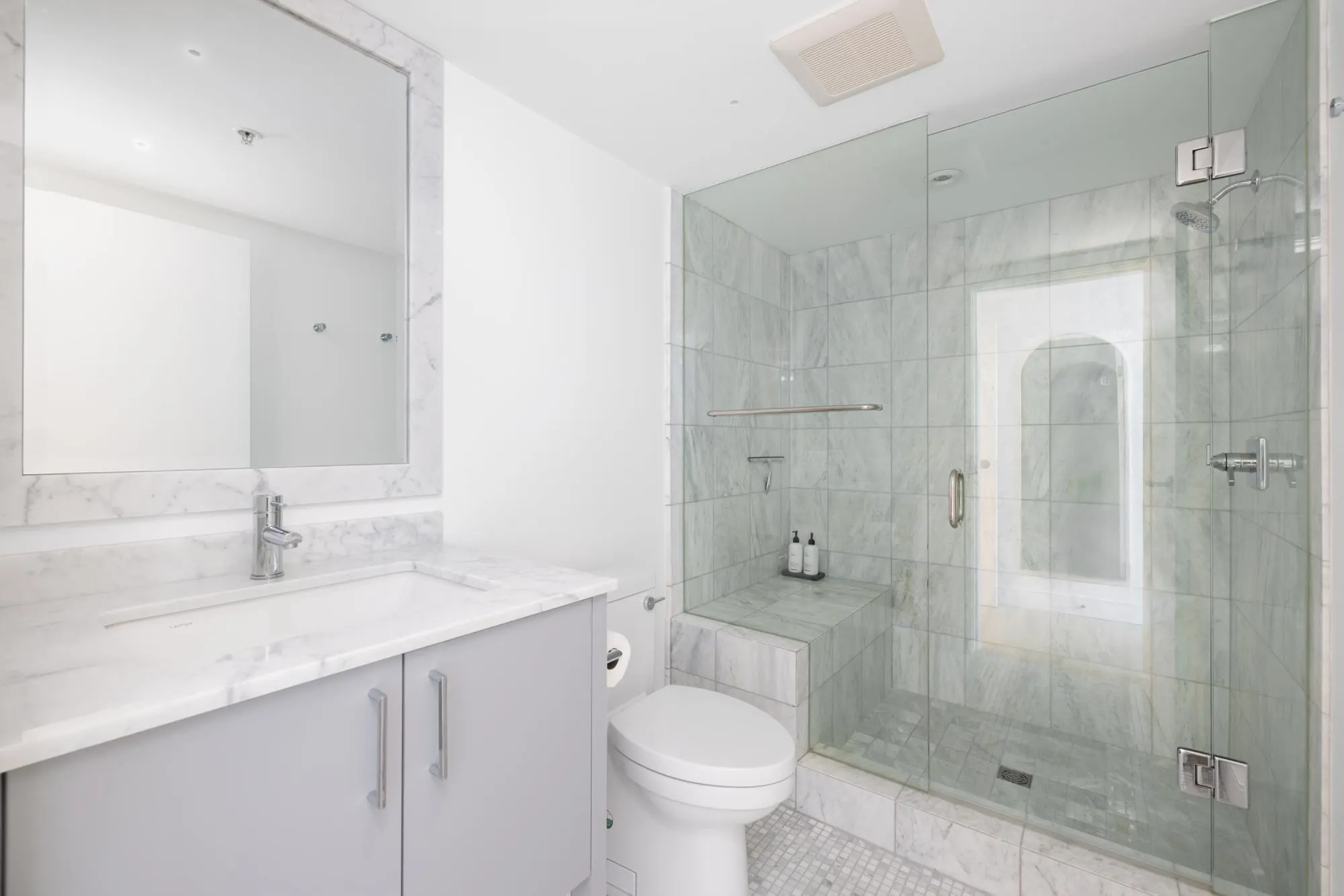 301 1233 W Cordova Street