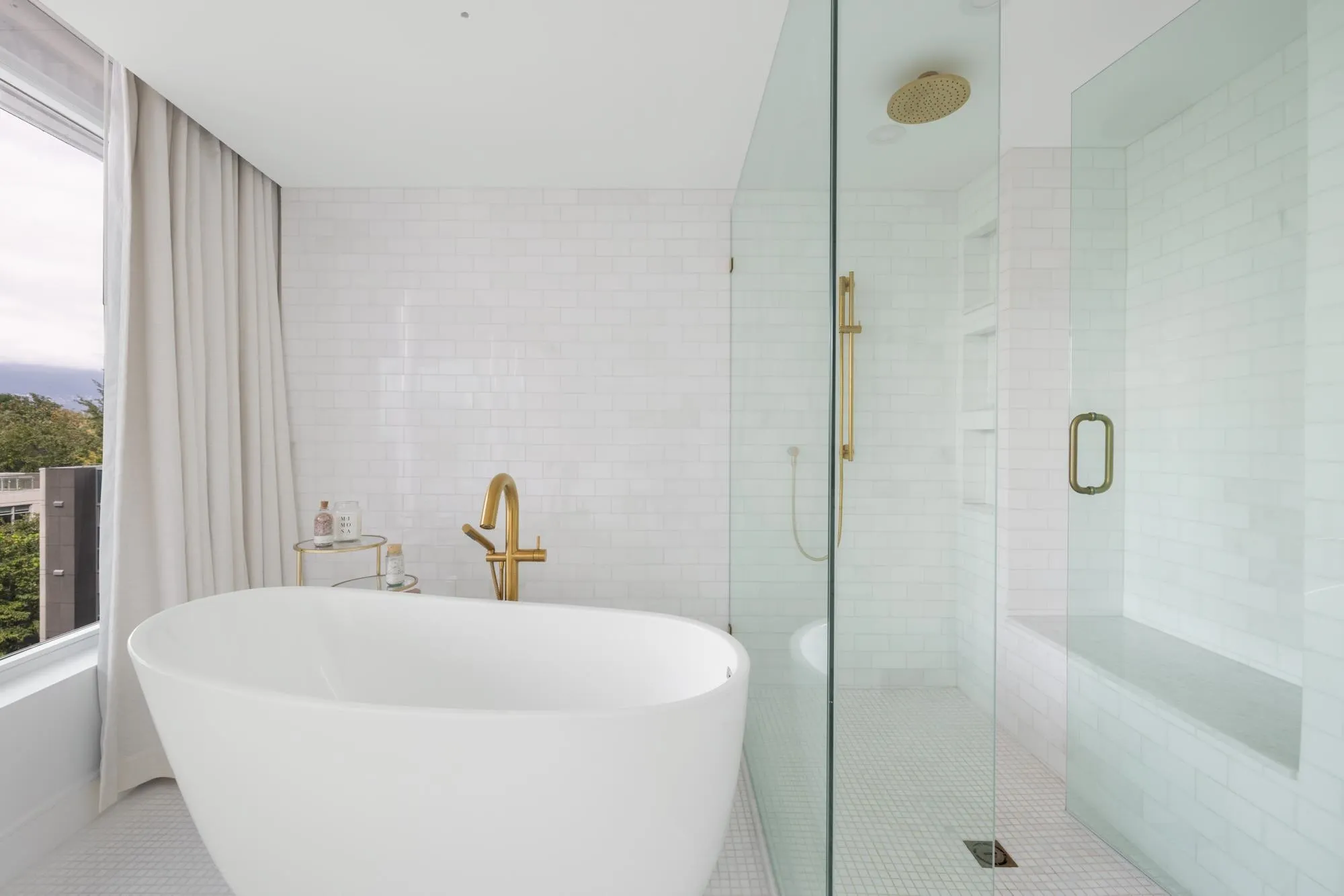 301 1233 W Cordova Street