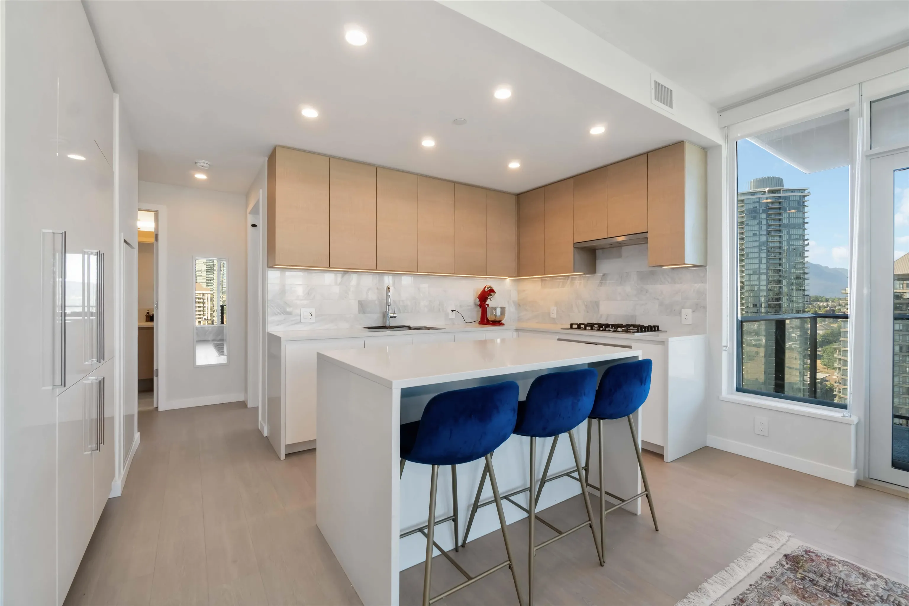 2607 4168 Lougheed Highway