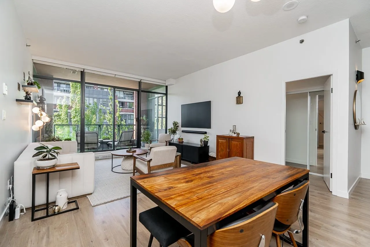 408 503 W 16th Avenue