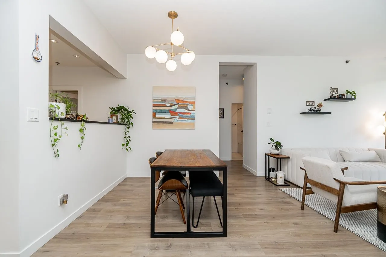 408 503 W 16th Avenue