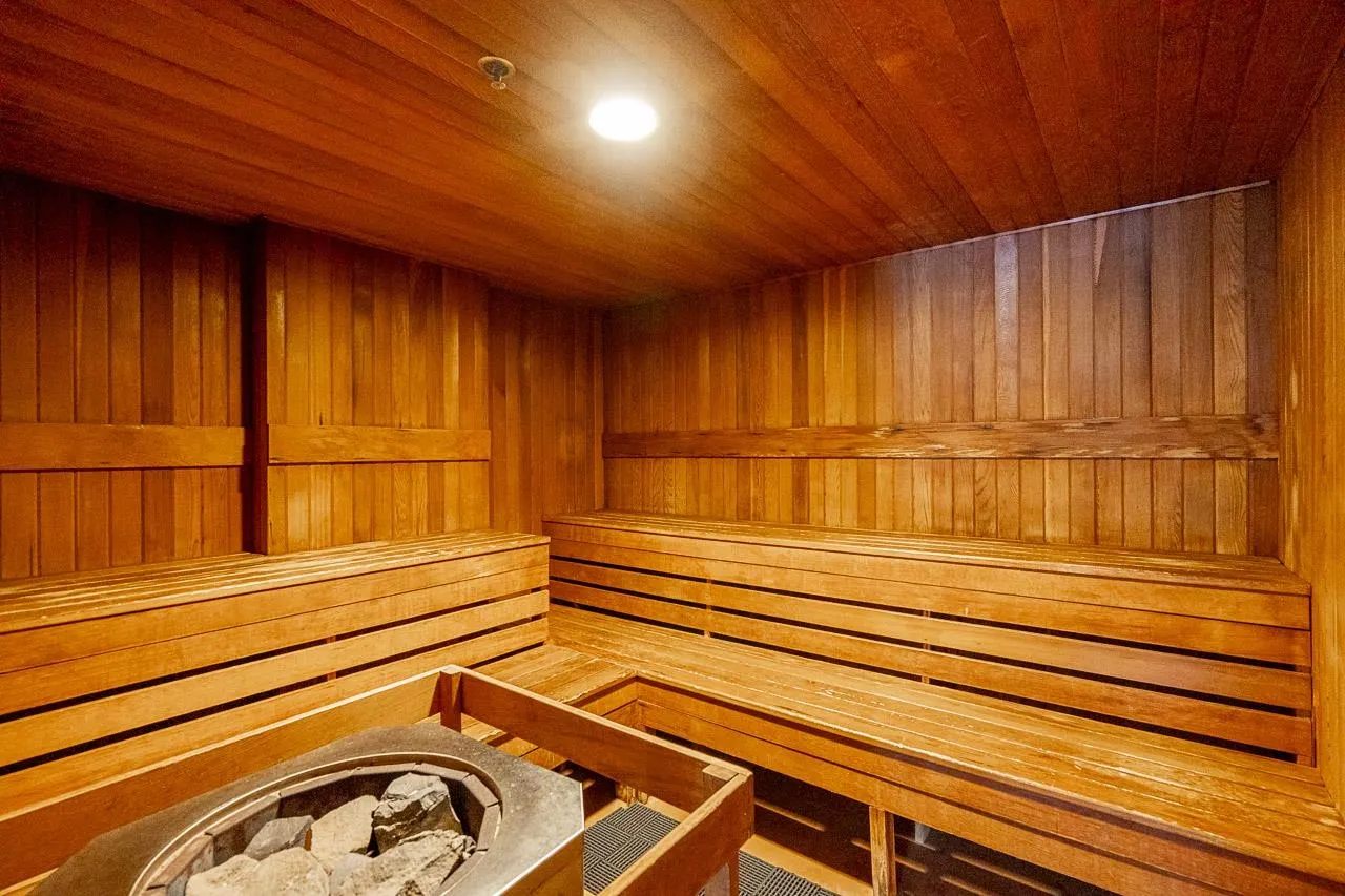 408 503 W 16th Avenue