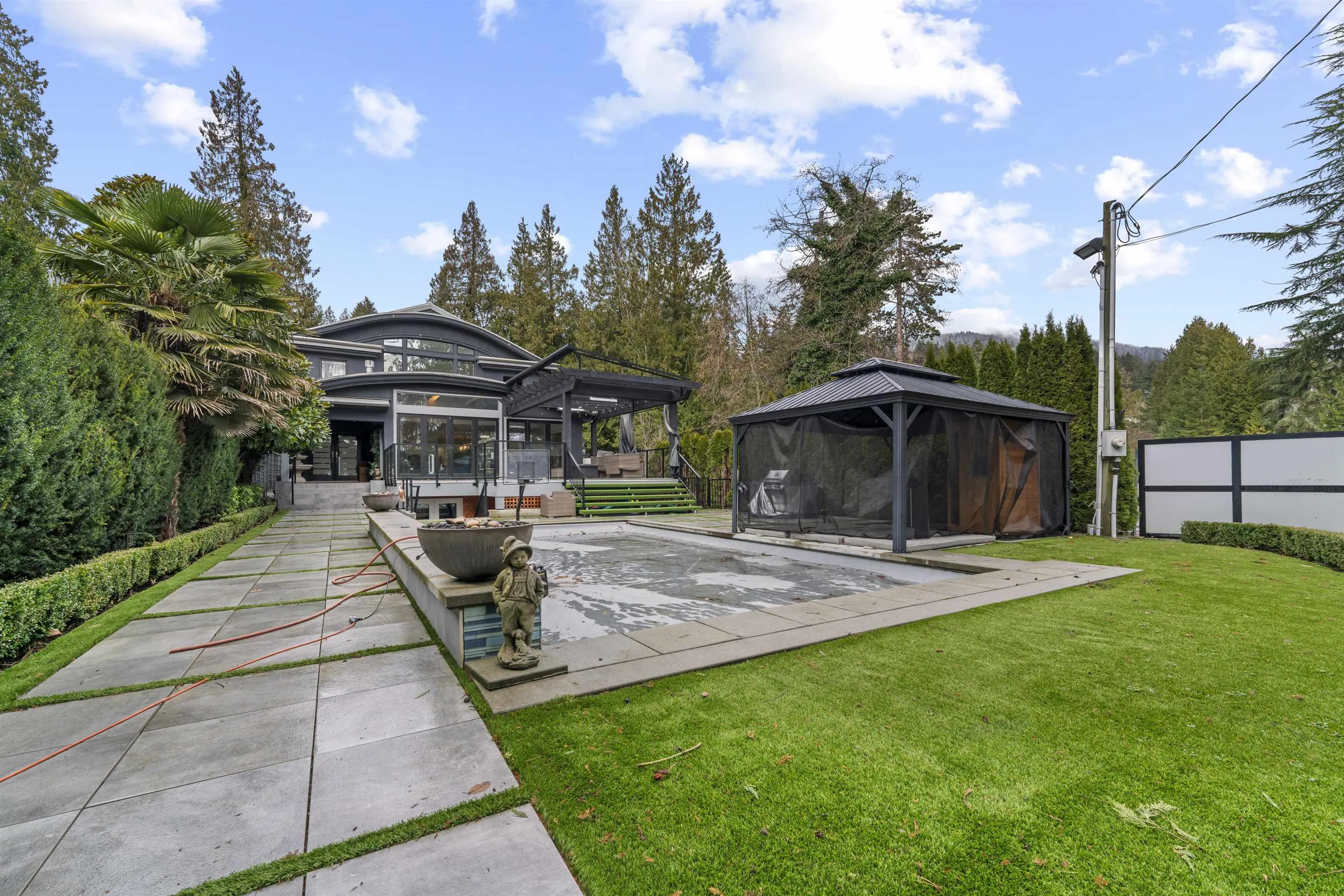 4215 Evergreen Avenue