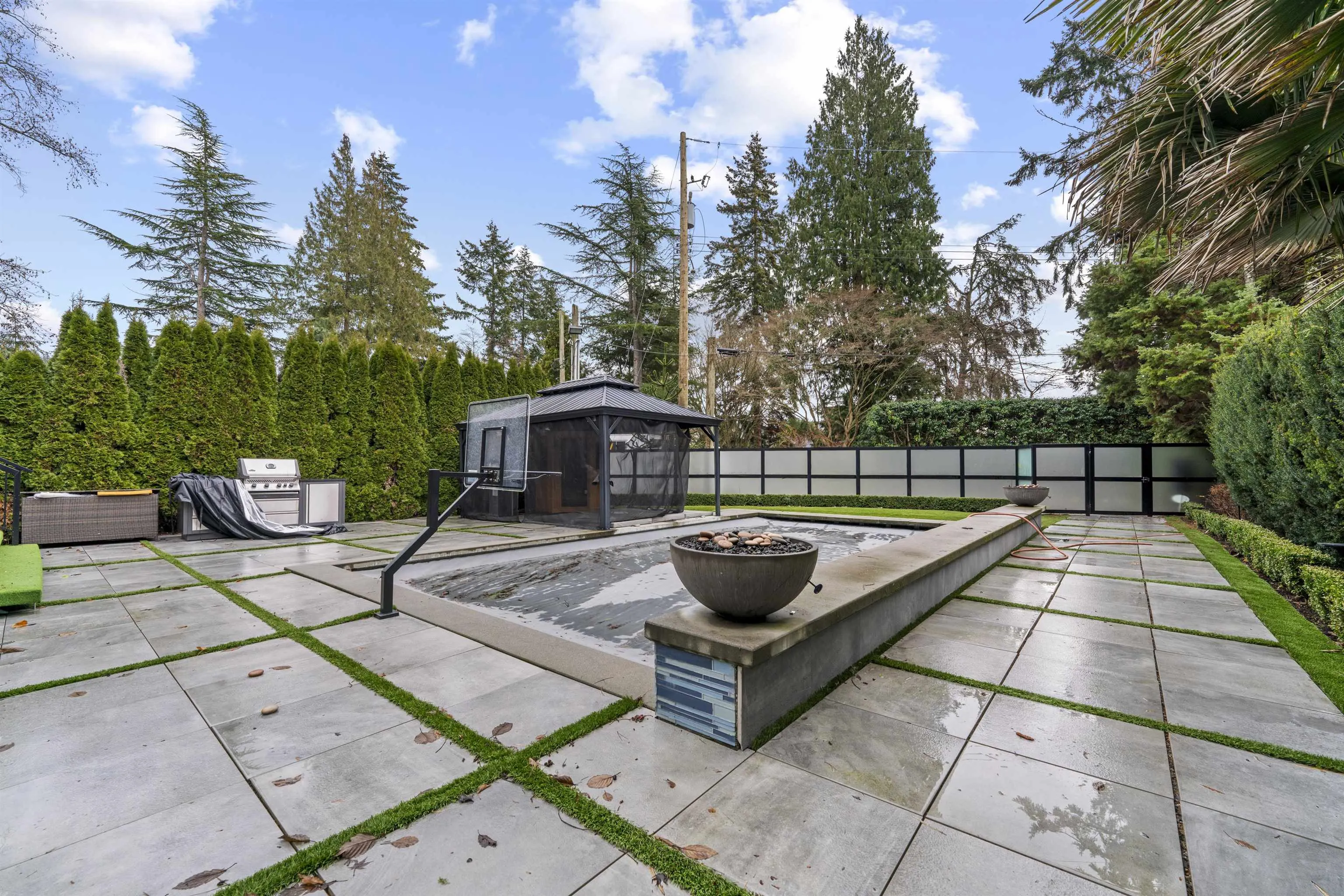 4215 Evergreen Avenue