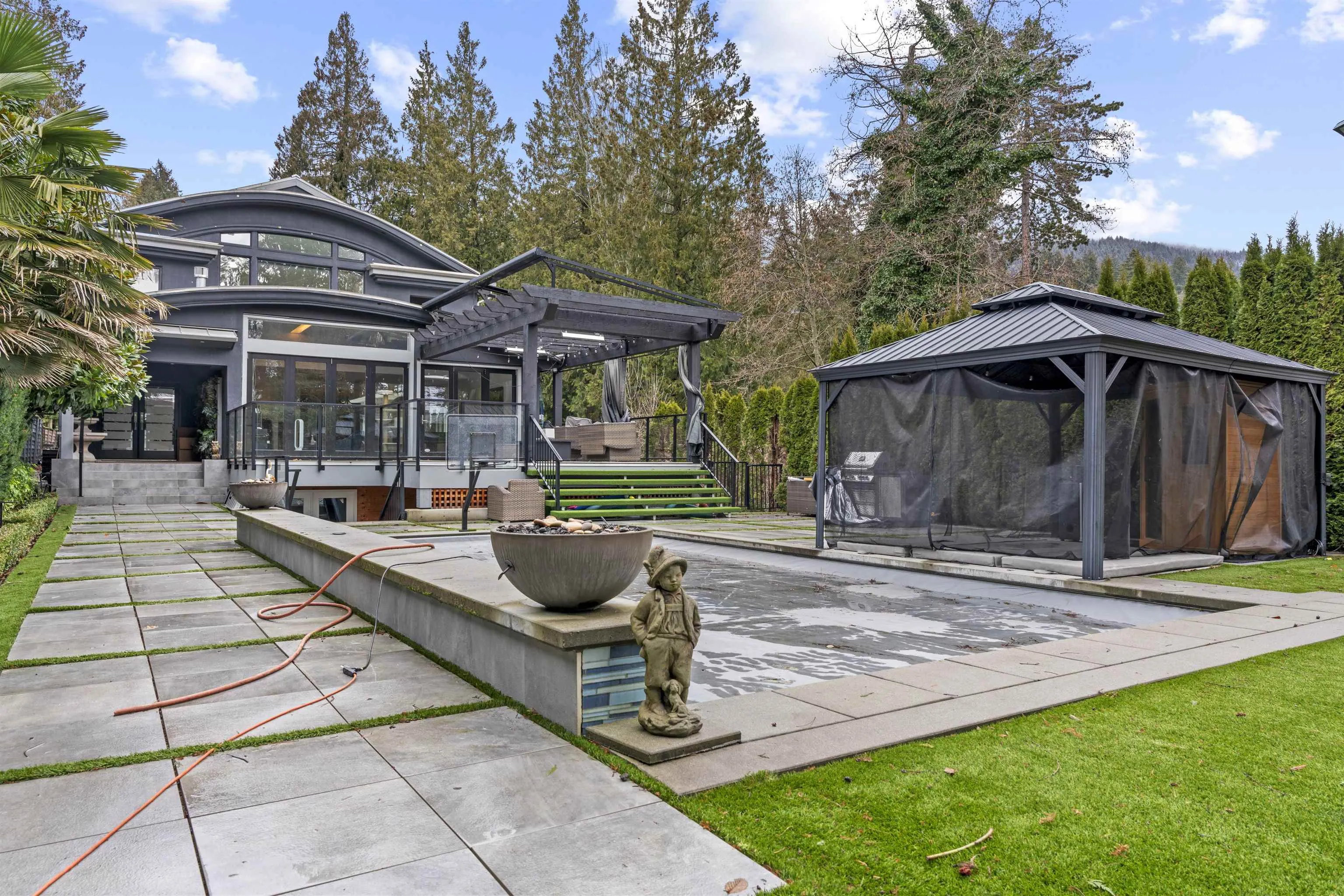 4215 Evergreen Avenue