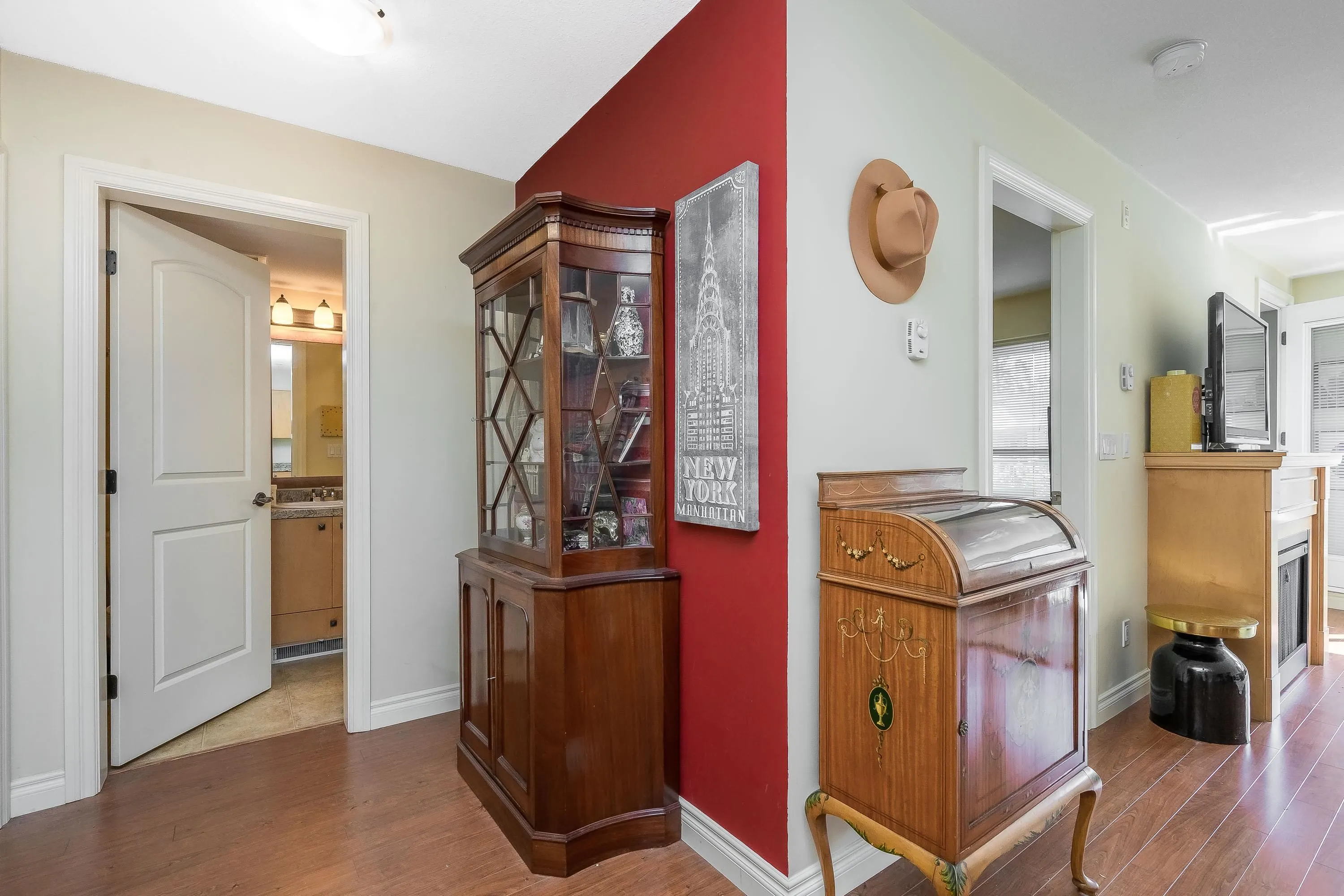 412 8717 160 Street