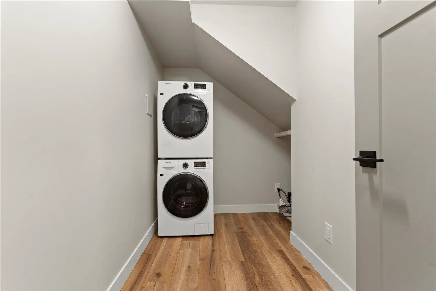 110 46211 Promontory Road