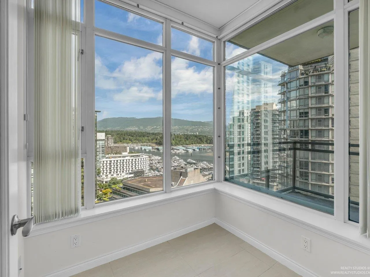 1905 1211 Melville Street