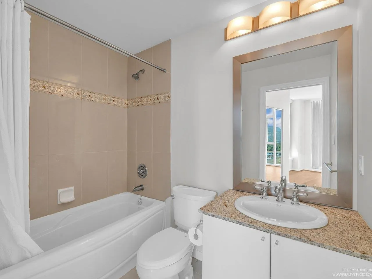 1905 1211 Melville Street