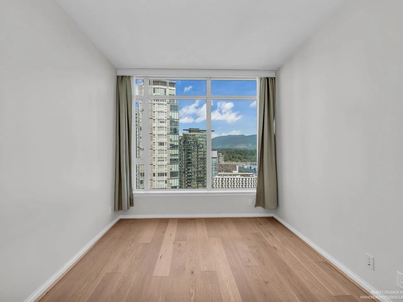 1905 1211 Melville Street