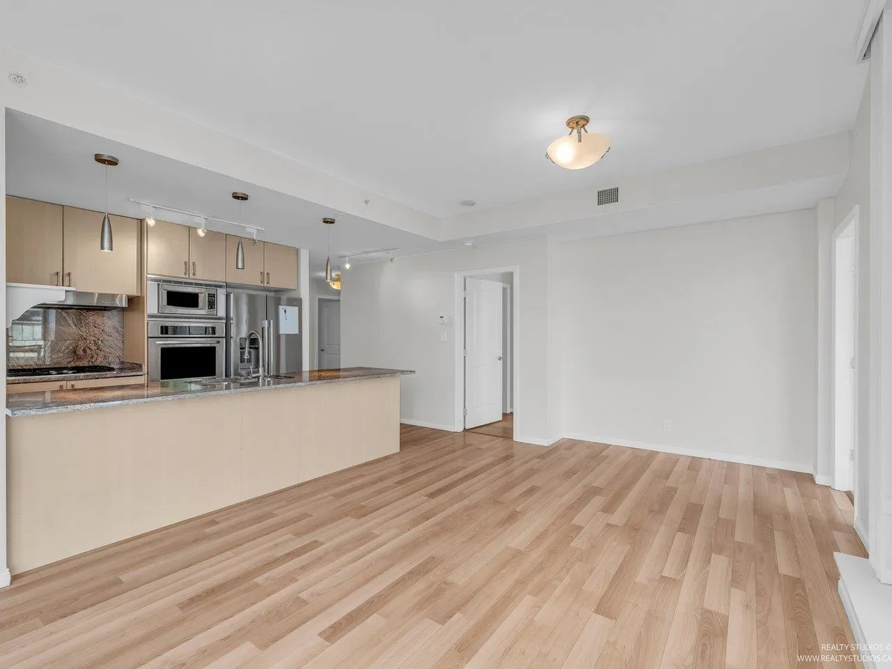 1905 1211 Melville Street