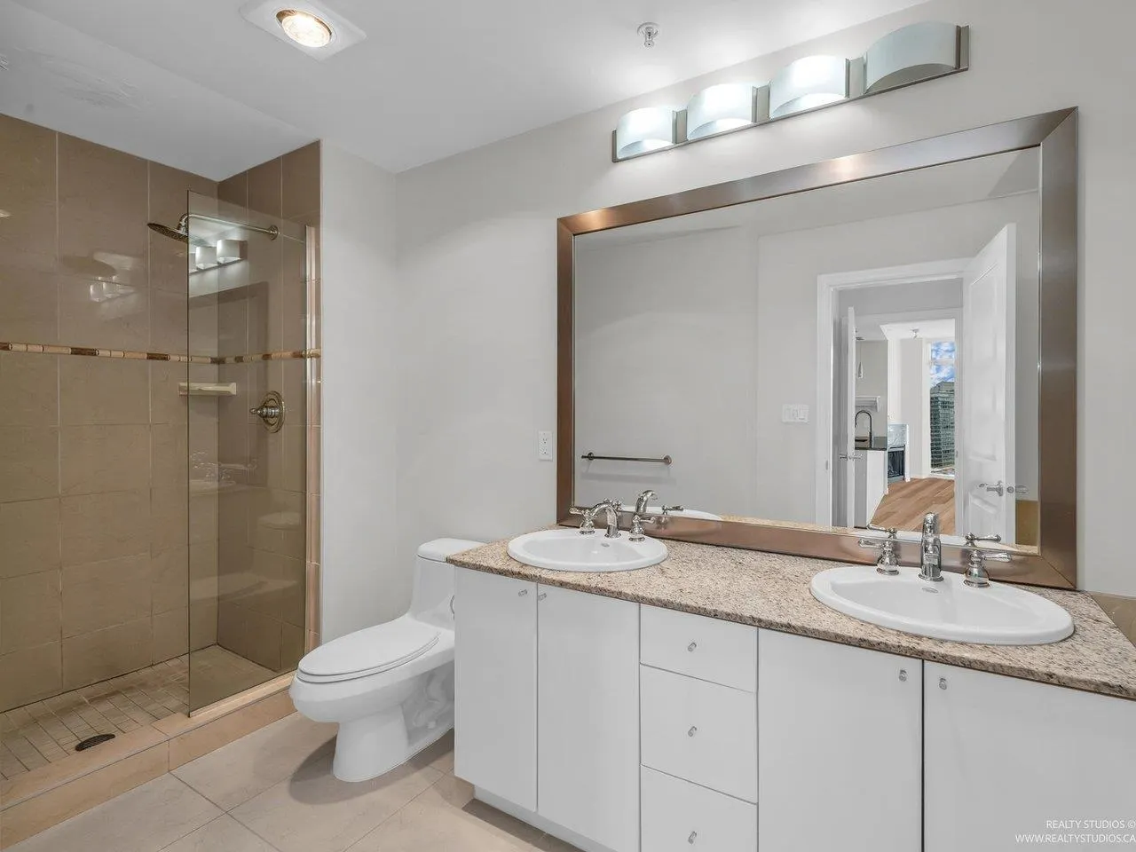 1905 1211 Melville Street