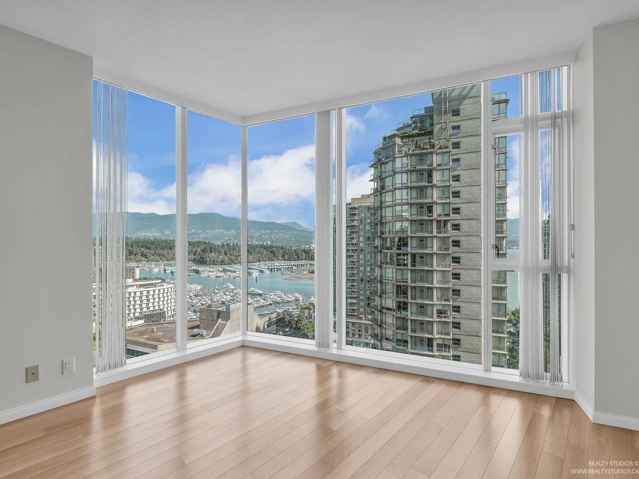 1905 1211 Melville Street