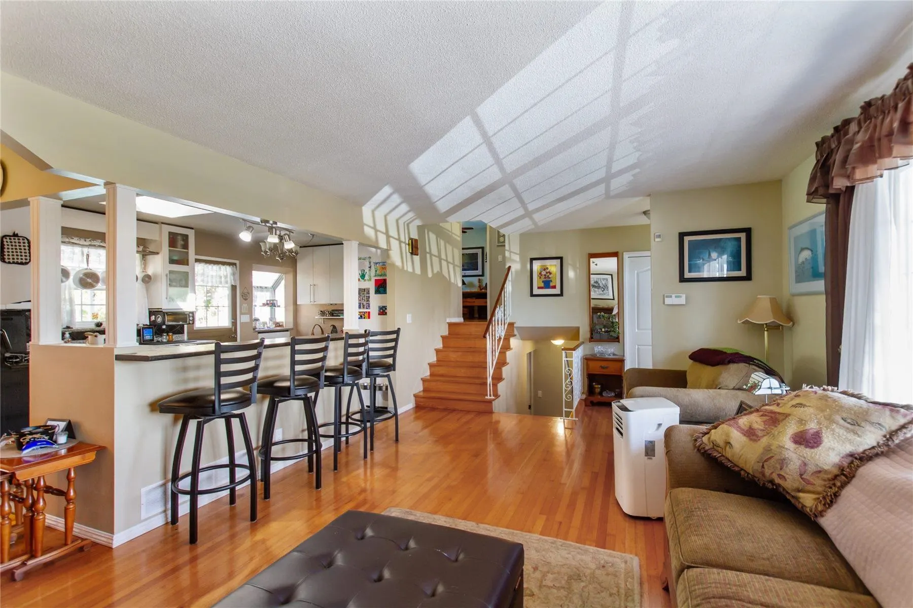 1571 Hammond Avenue