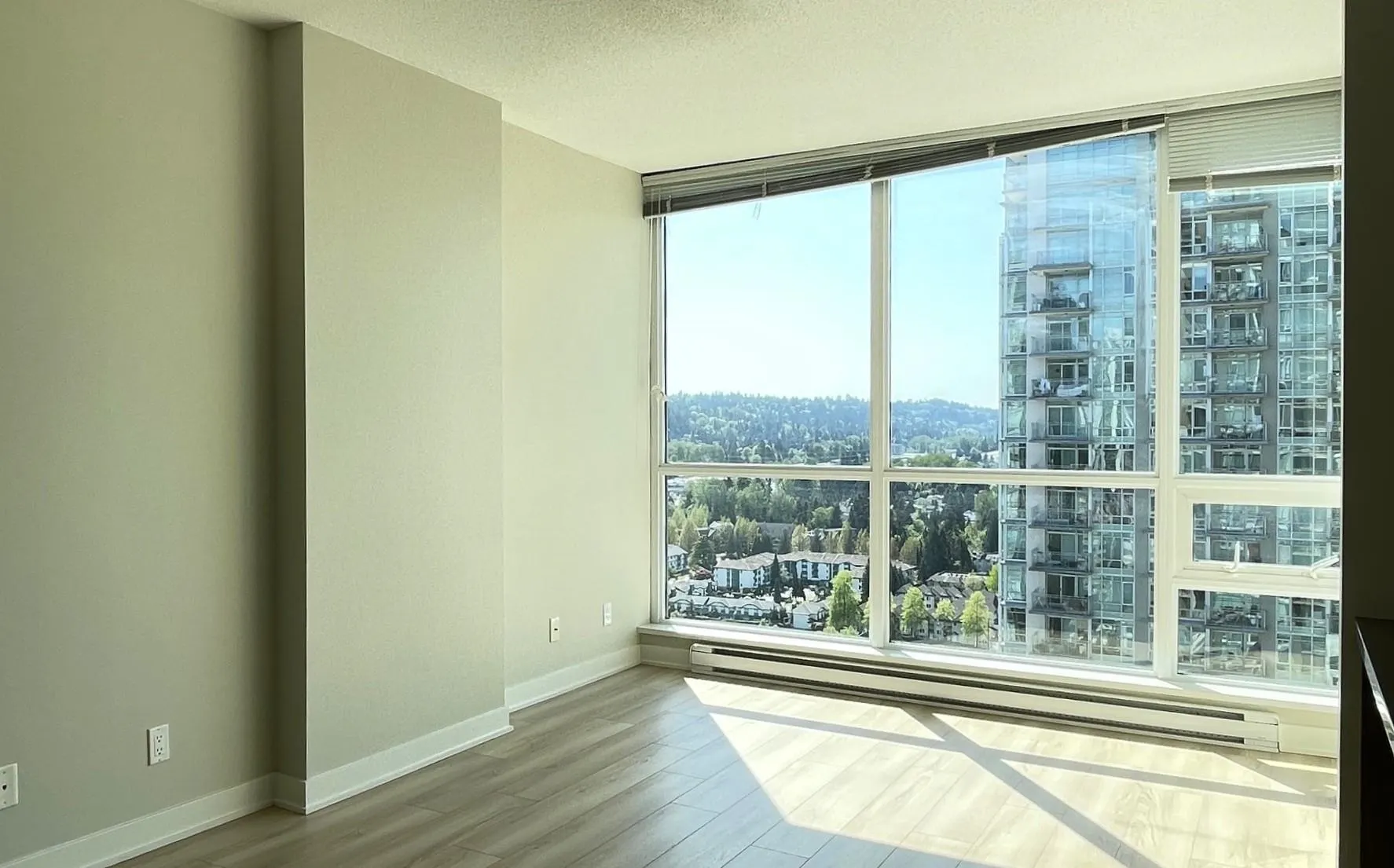 2808 2975 Atlantic Avenue