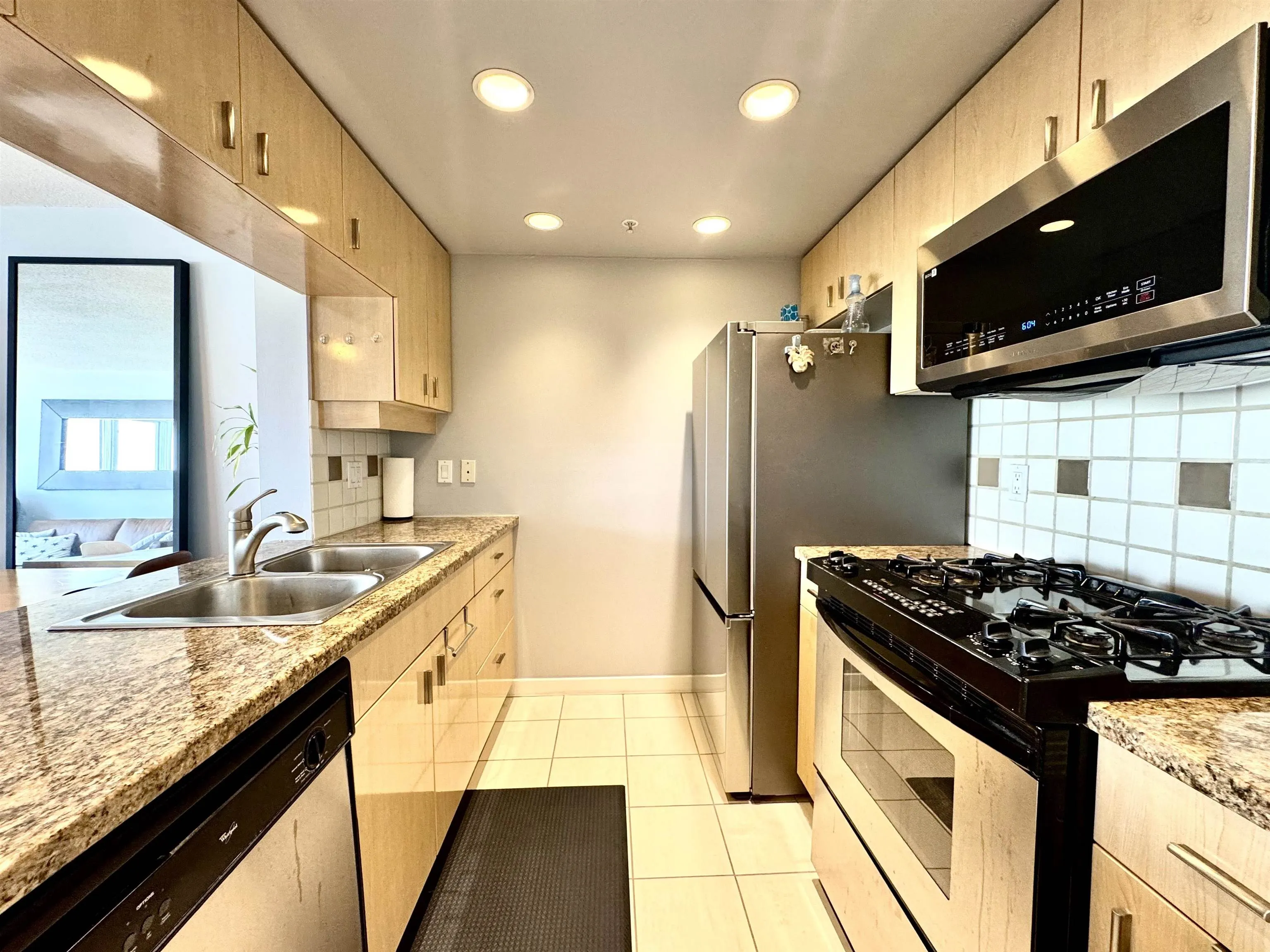 3202 1033 Marinaside Crescent