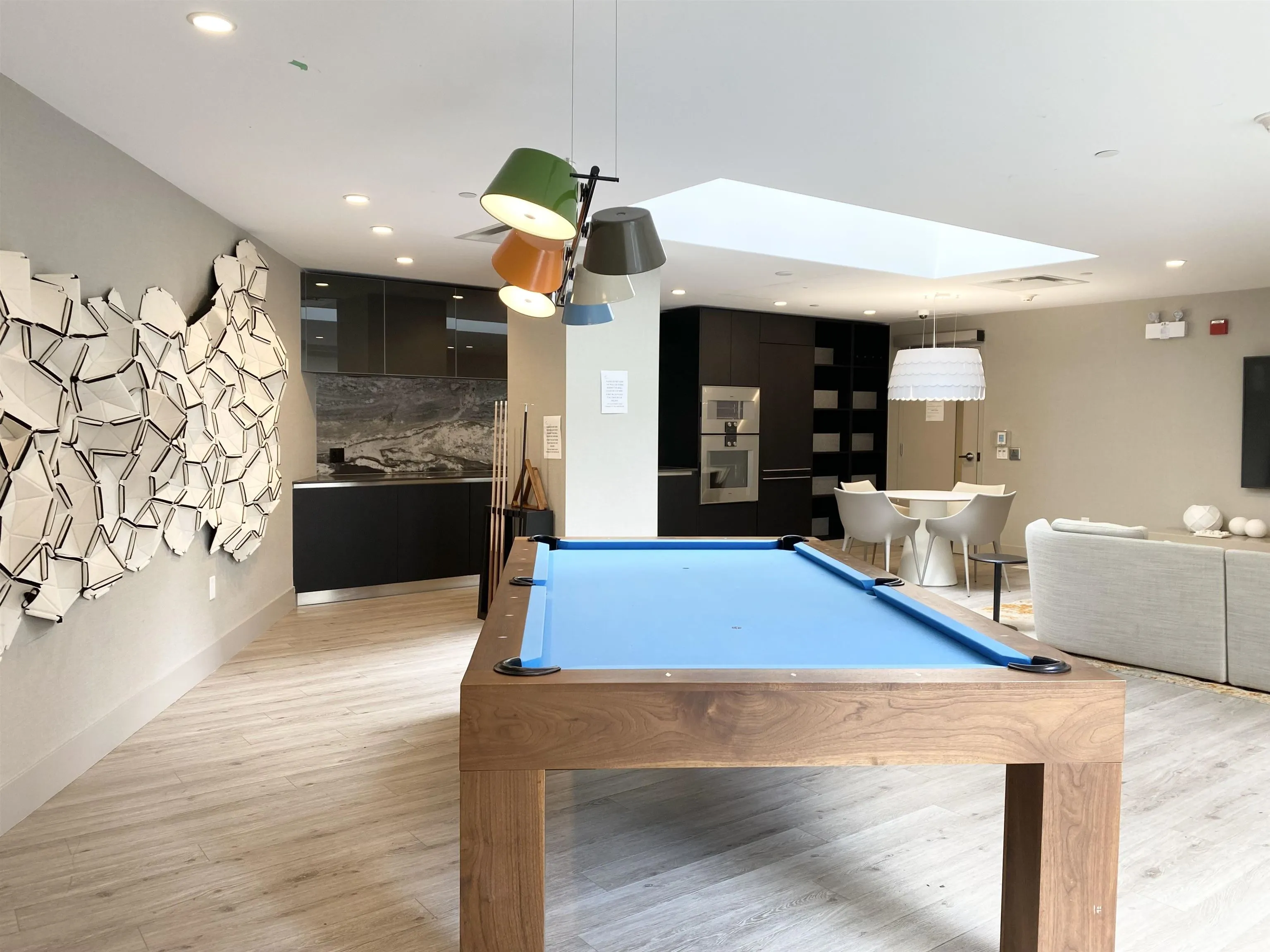 204 375 W 59th Avenue