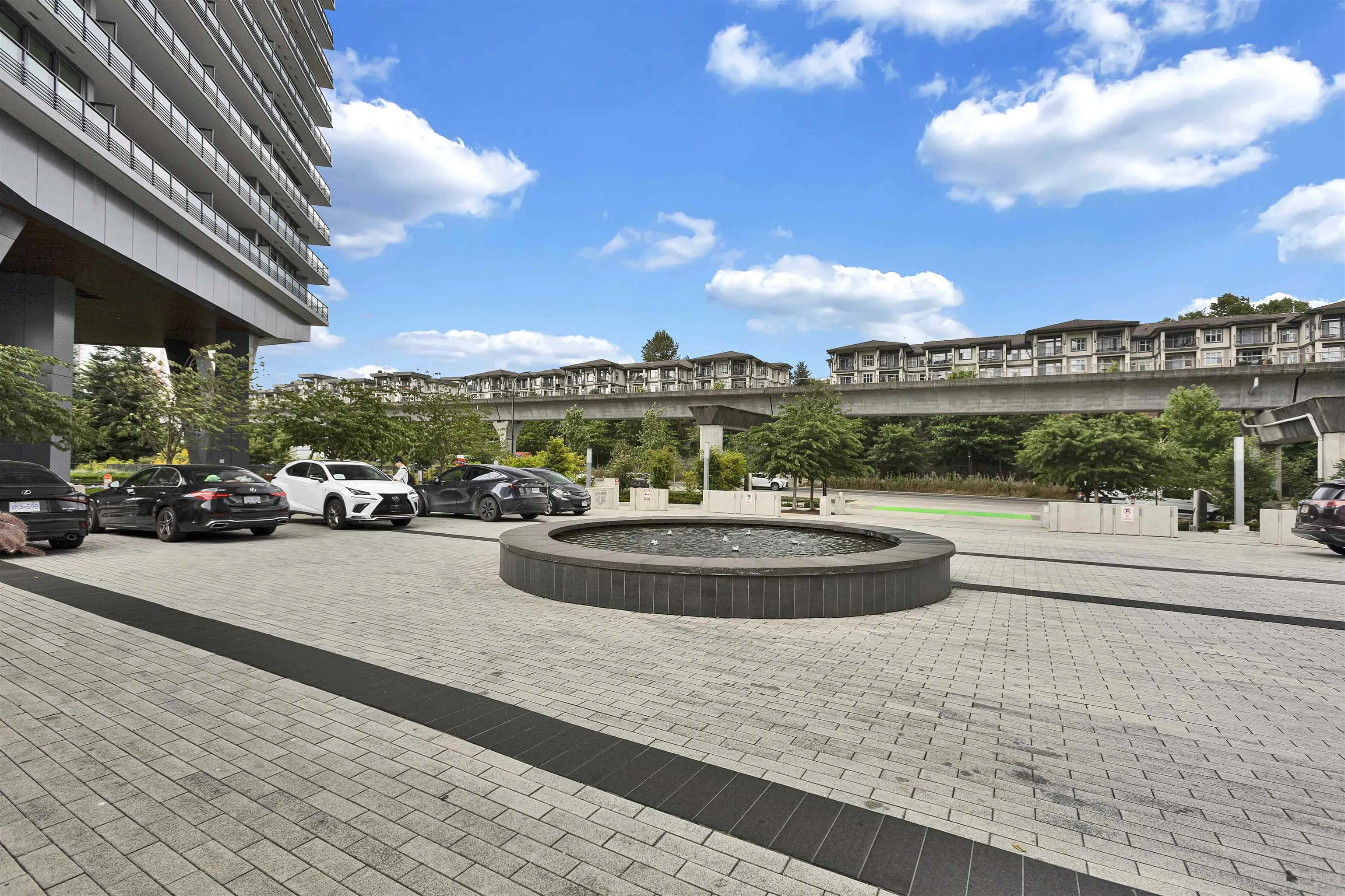 4905 4730 Lougheed Highway