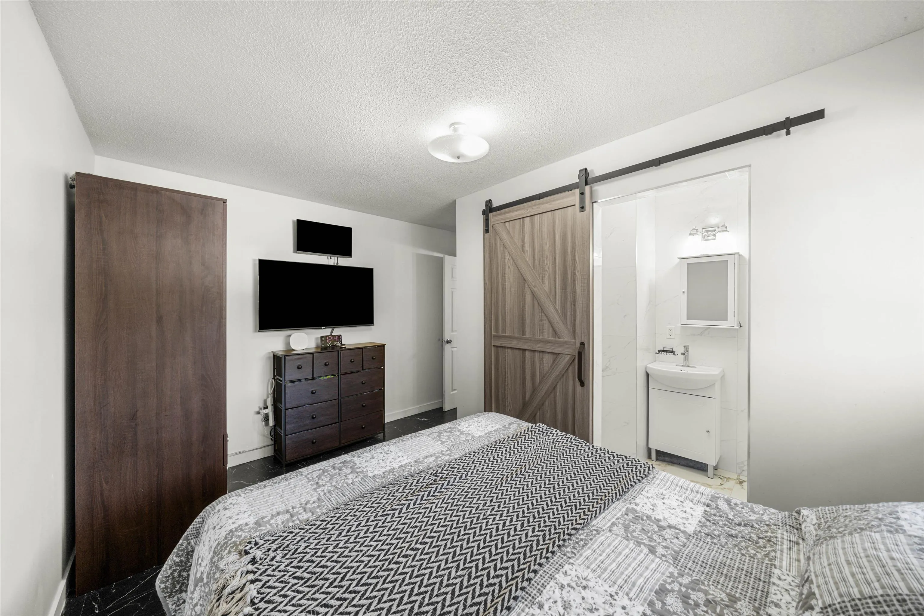 1121 Prairie Avenue