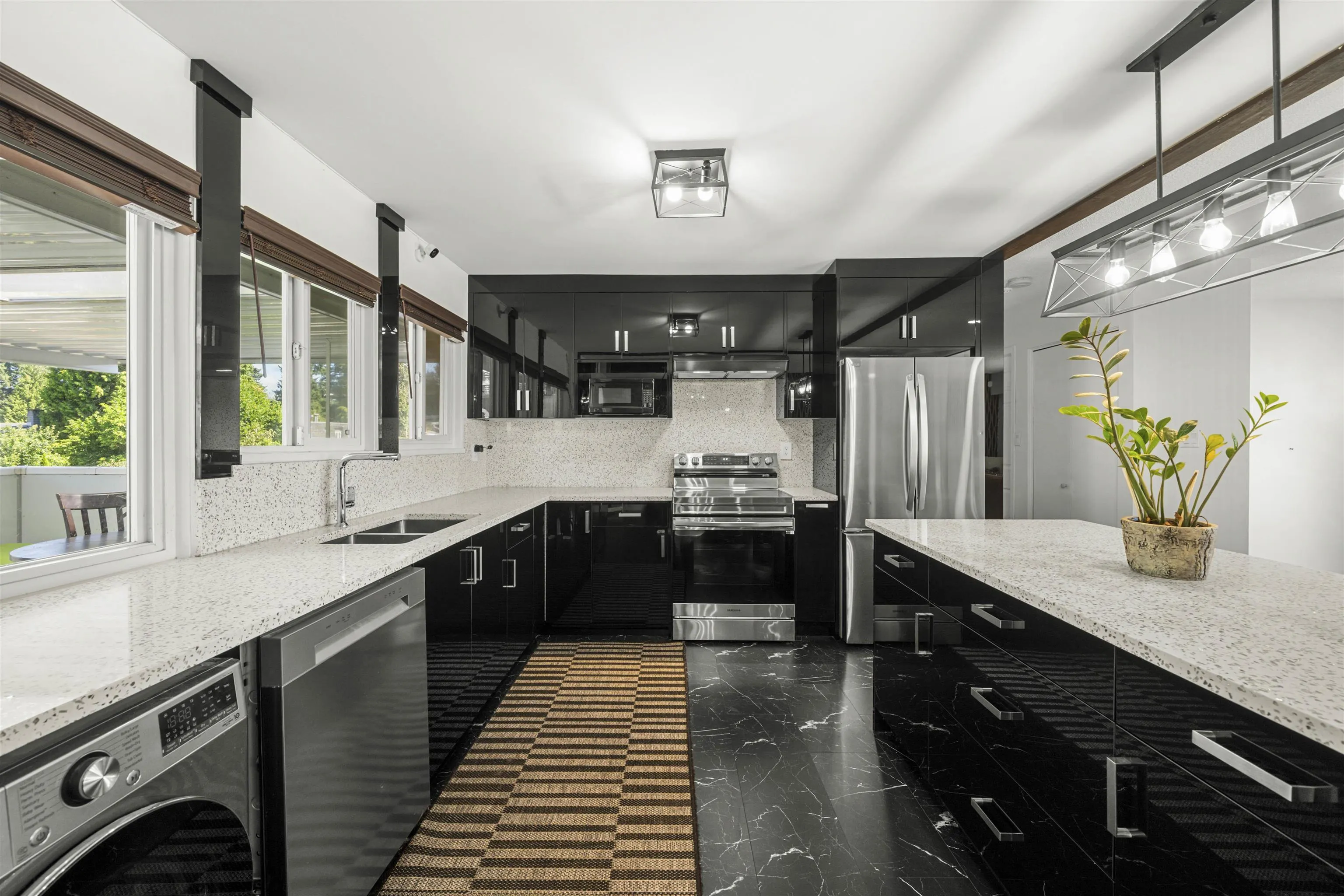 1121 Prairie Avenue