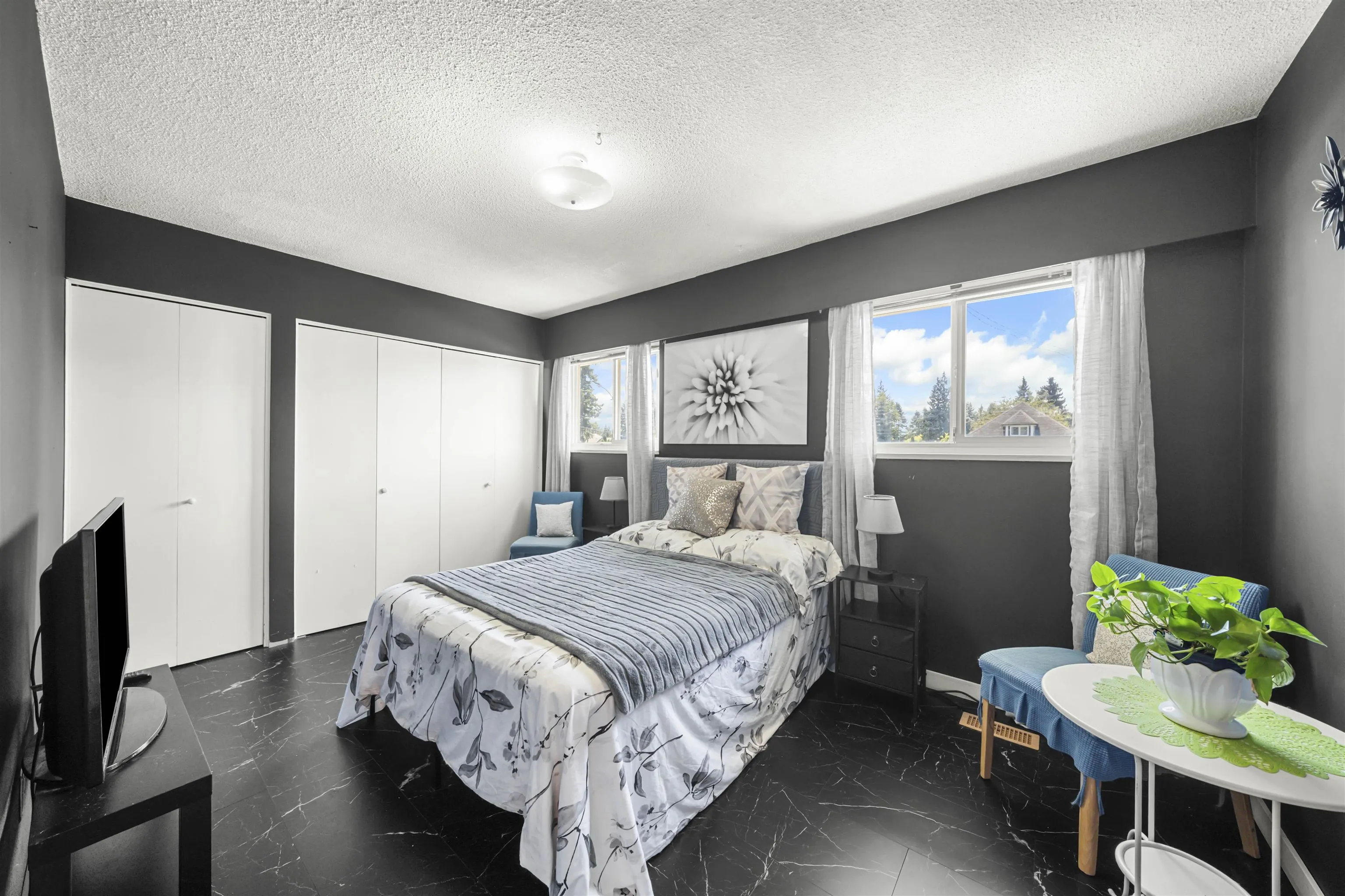 1121 Prairie Avenue
