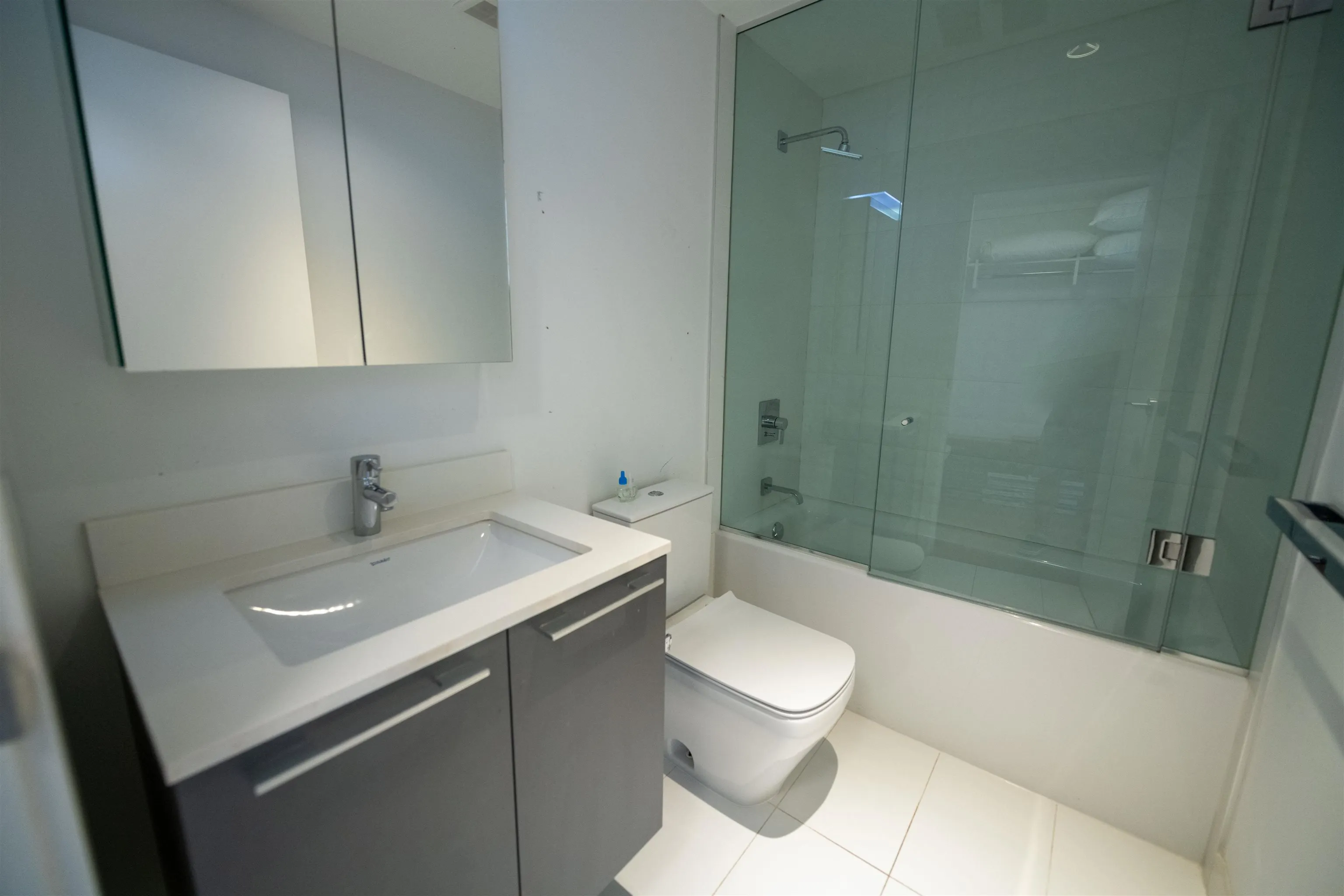 1012 2220 Kingsway