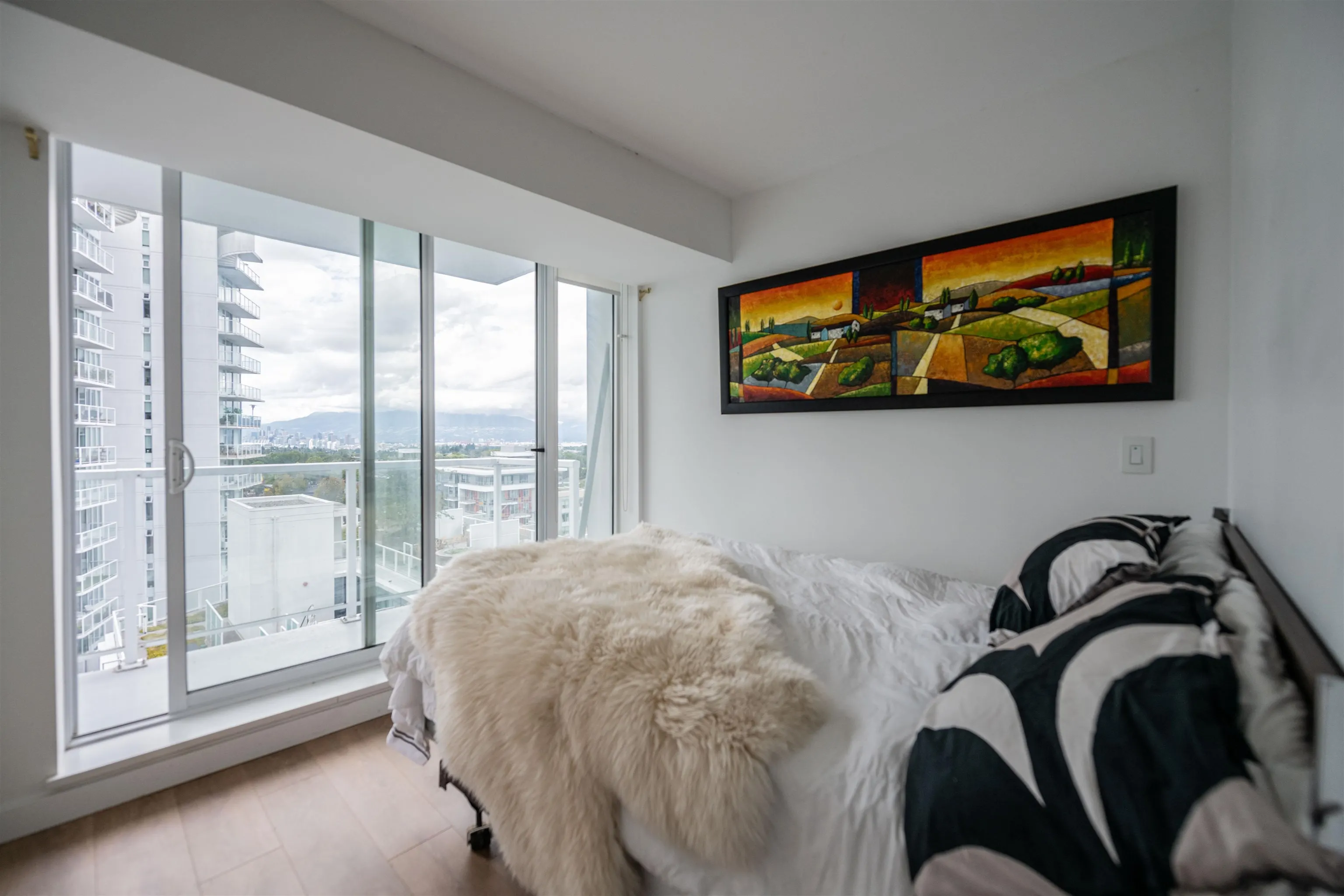 1012 2220 Kingsway
