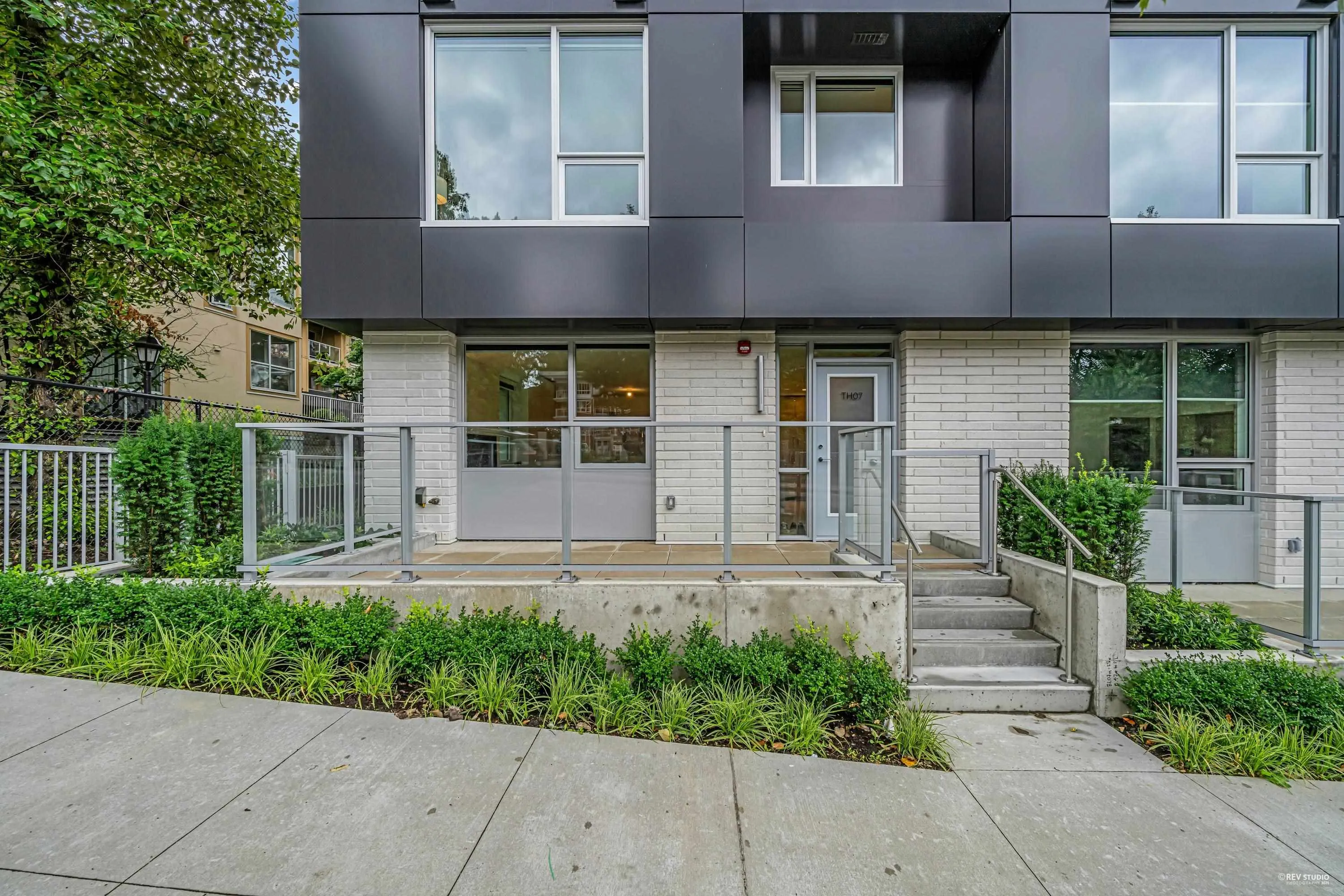 7 13778 100 Avenue