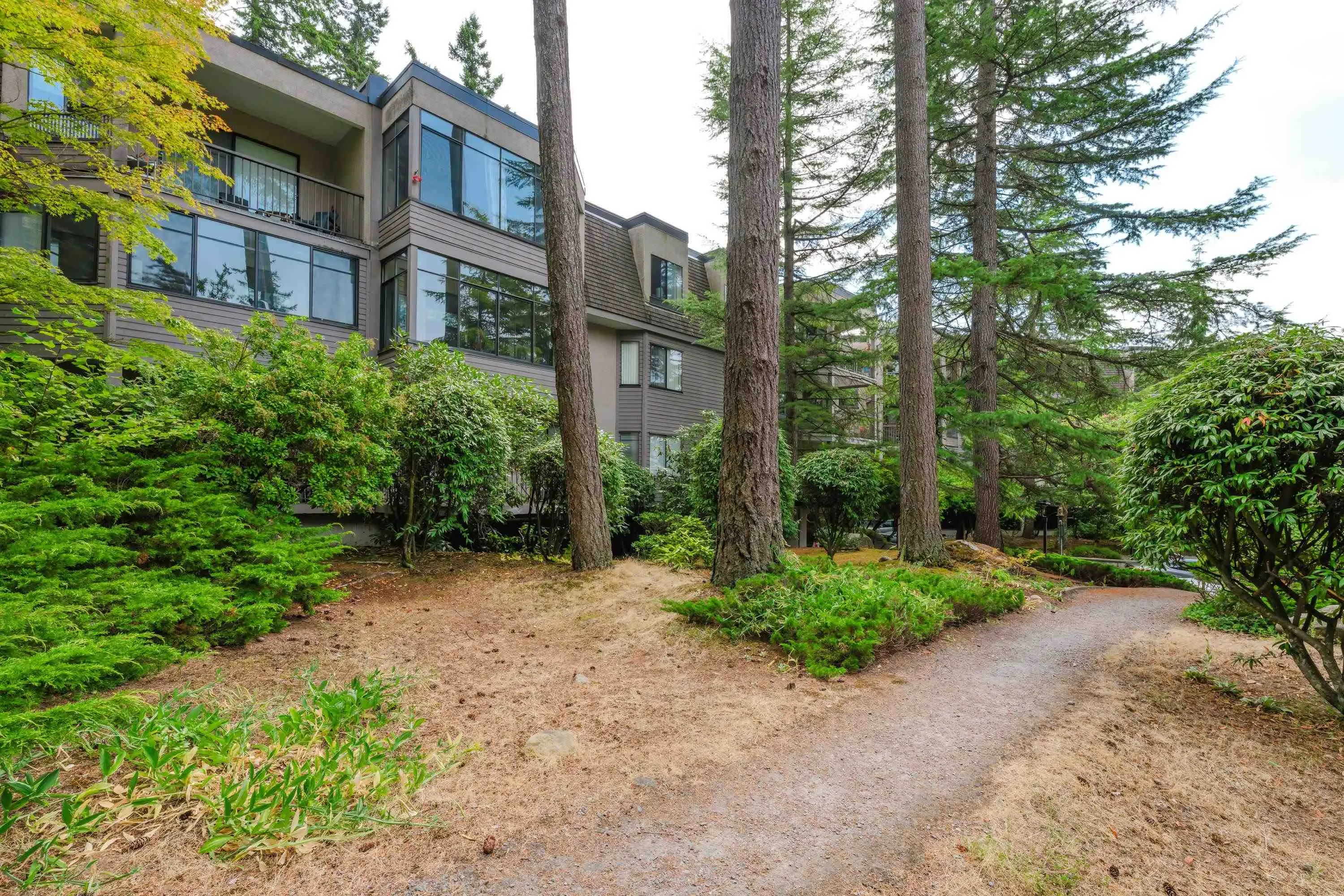 307 1740 Southmere Crescent