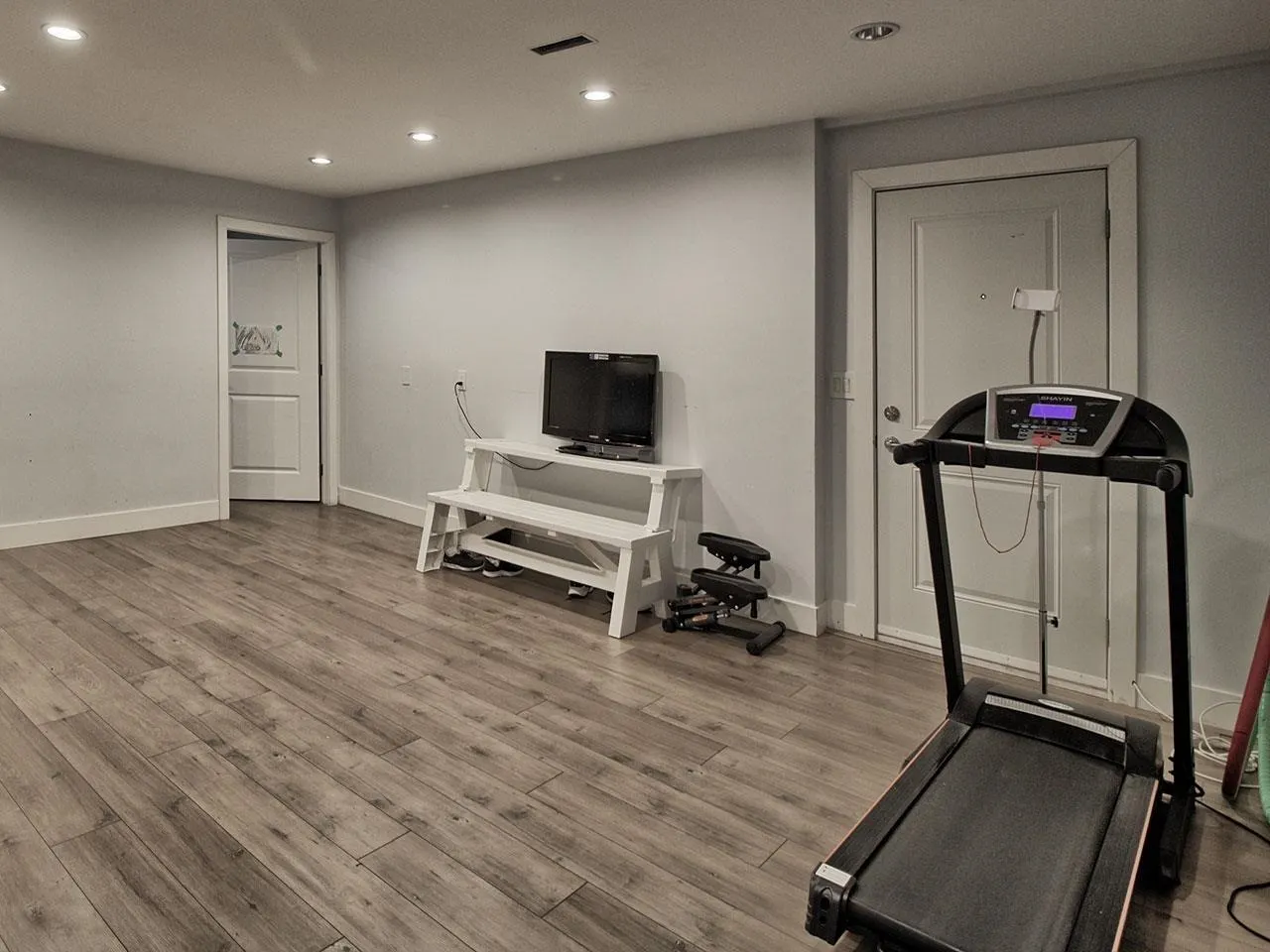 Basement 15467 112a Avenue