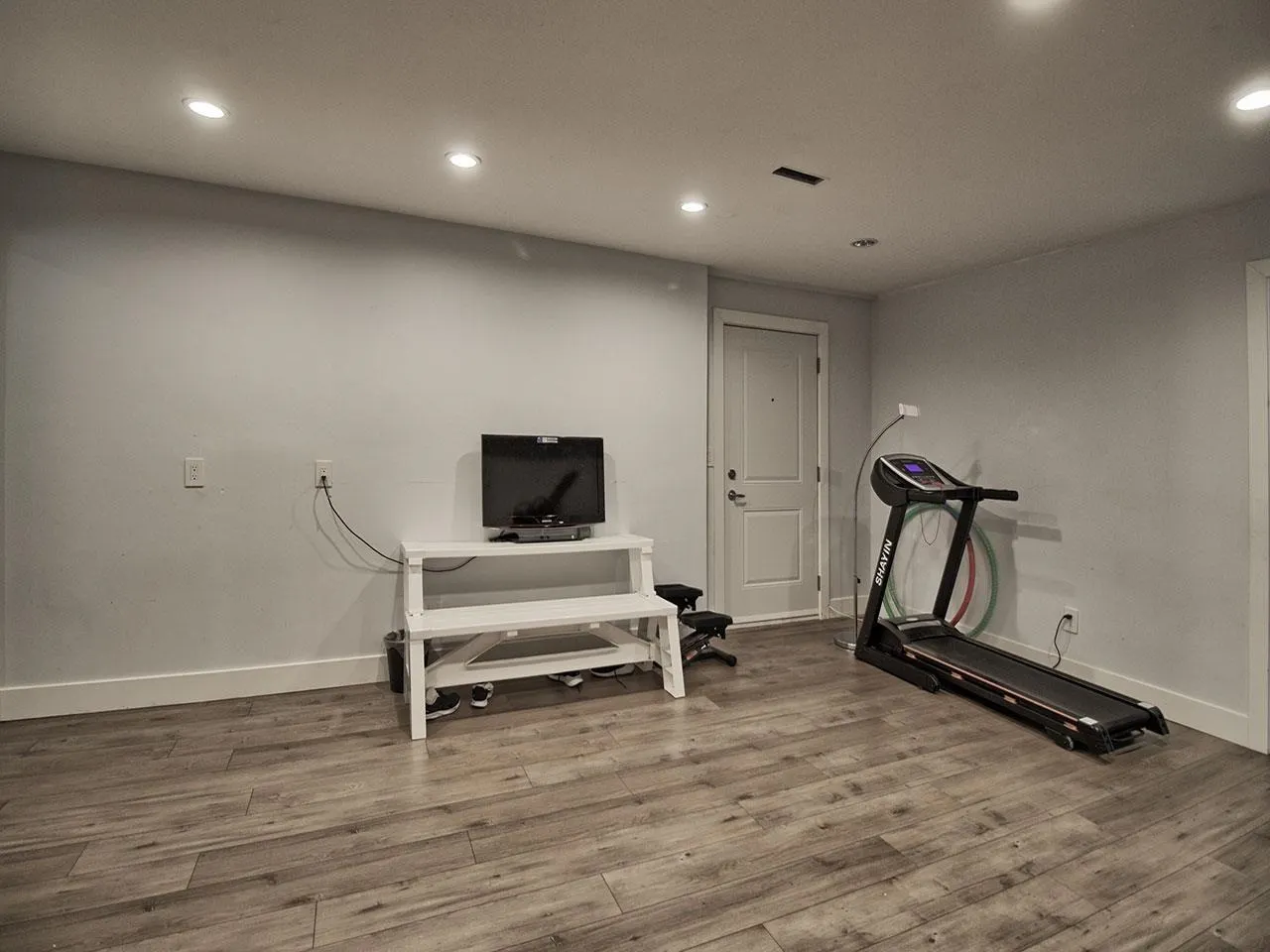 Basement 15467 112a Avenue