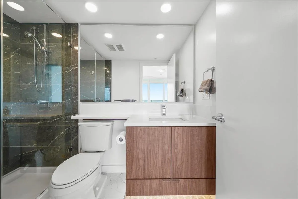 1001 7769 Park Crescent