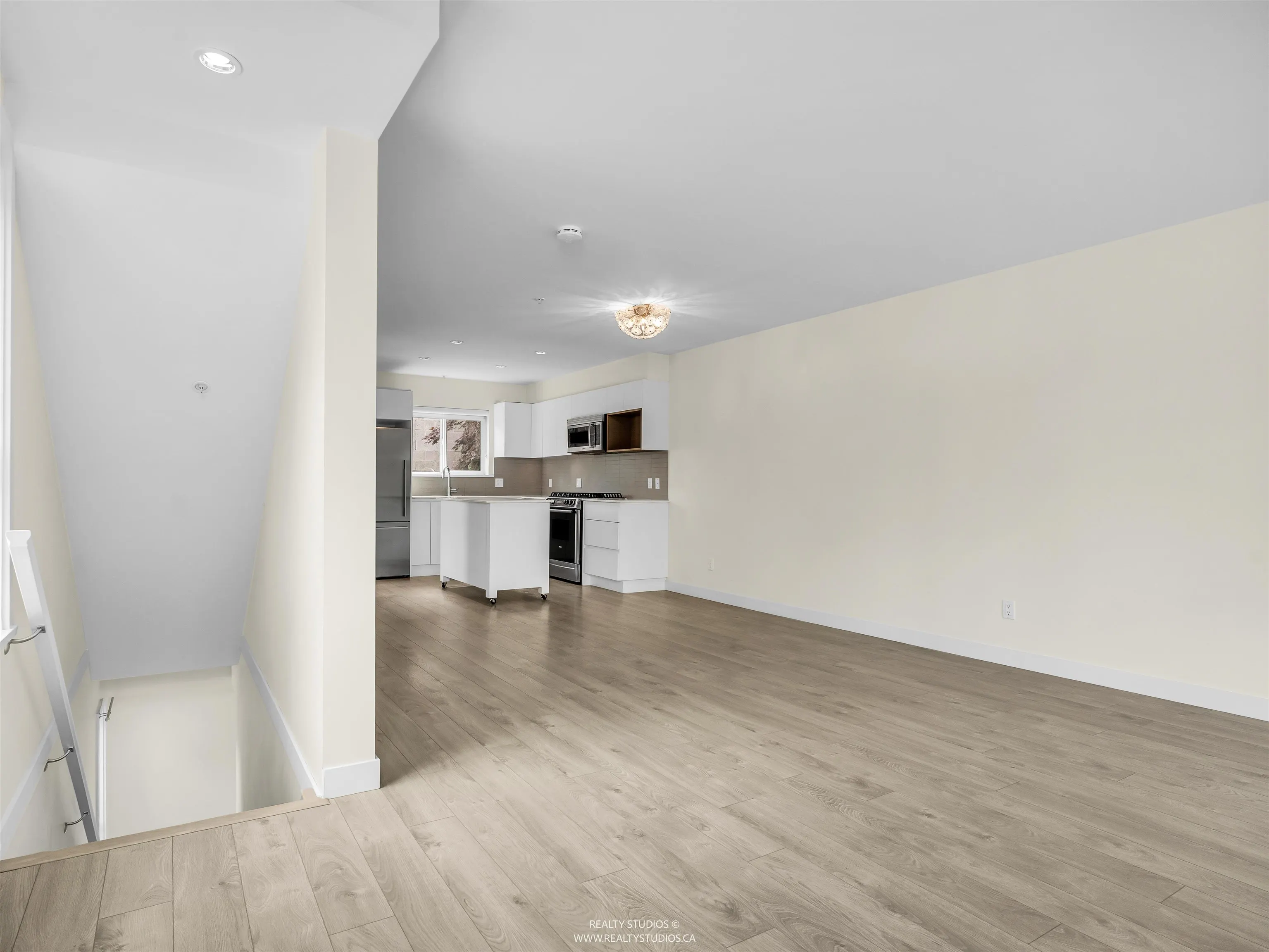 201 1190 W 6th Avenue