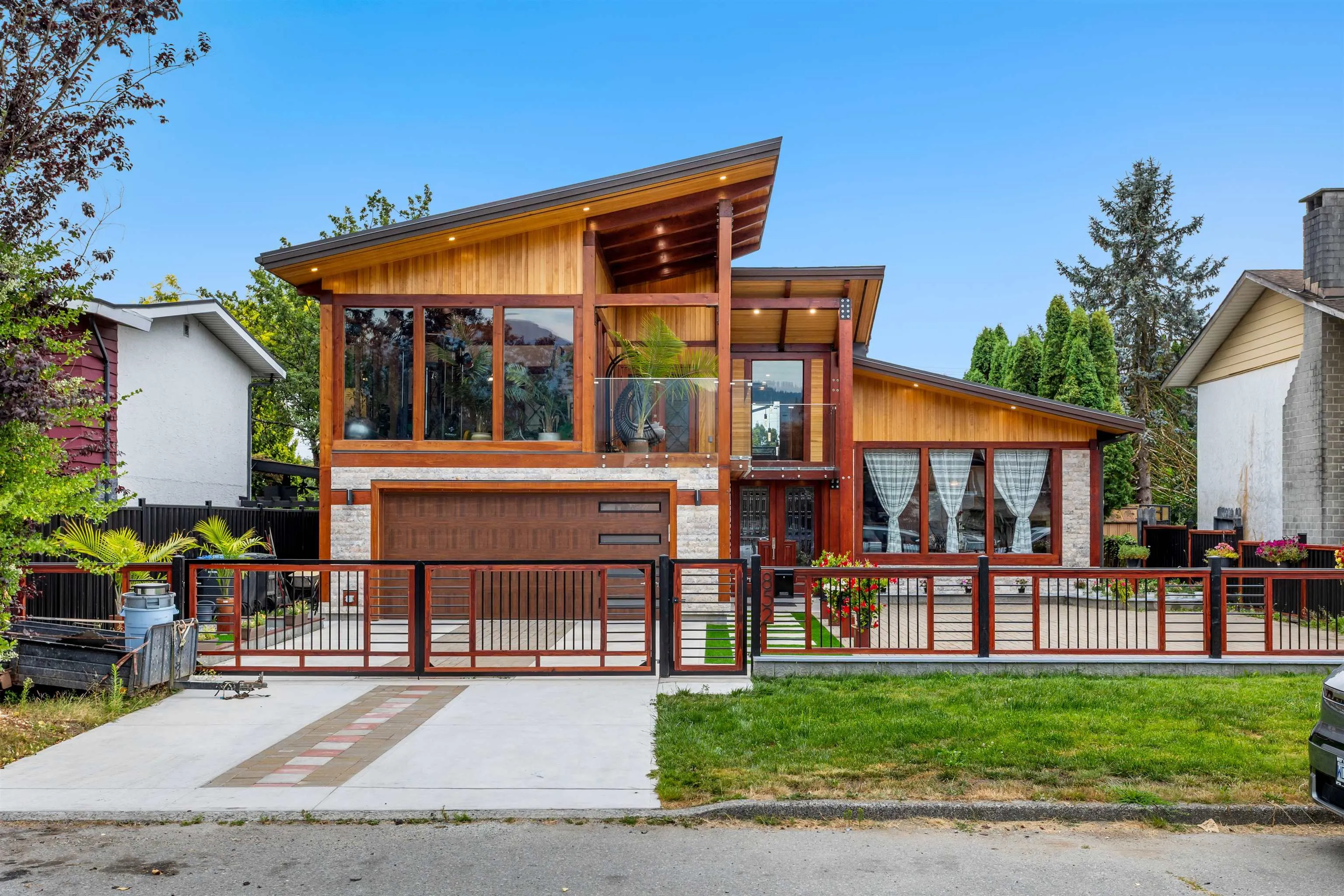 852 Wright Avenue
