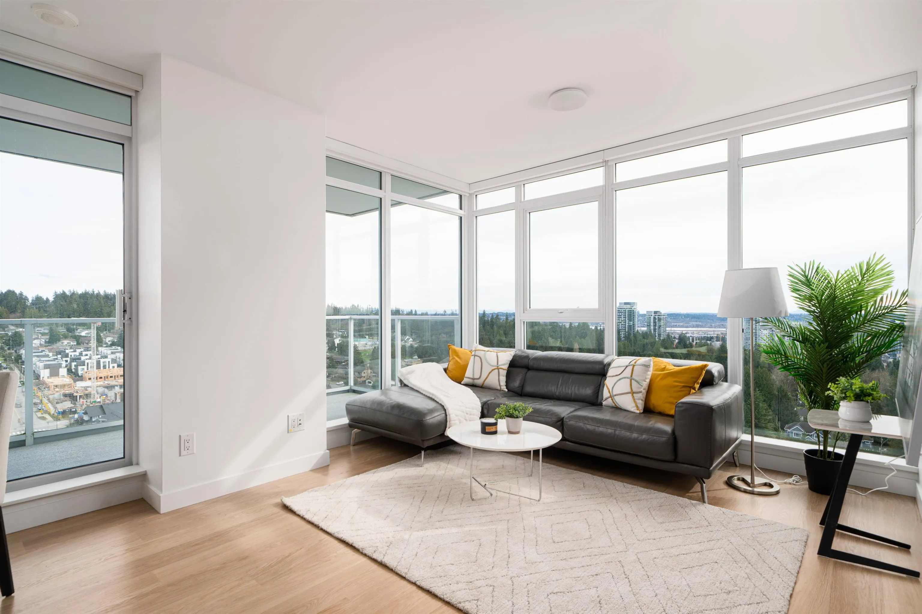 1809 525 Foster Avenue