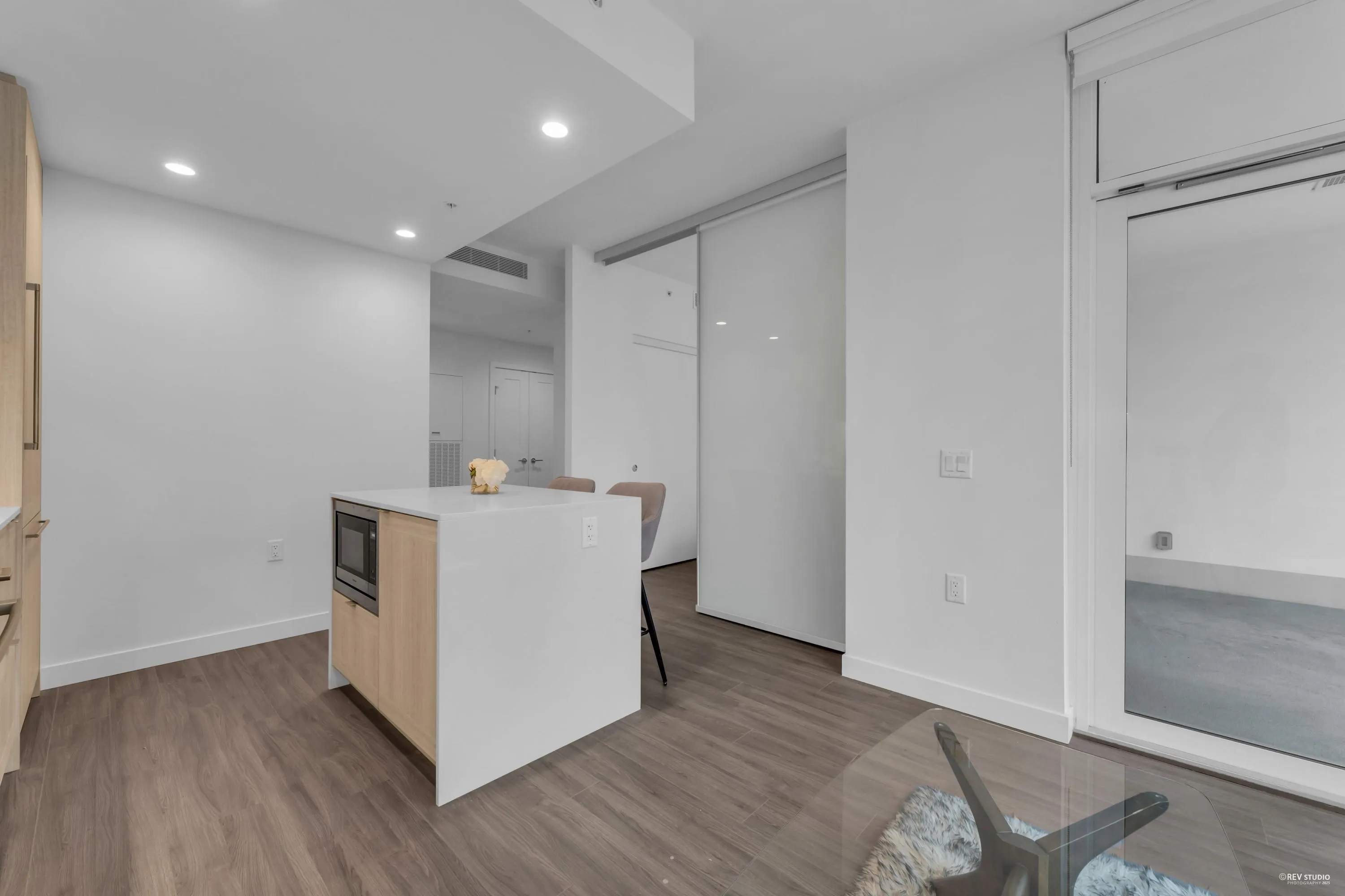1807 2351 Beta Avenue