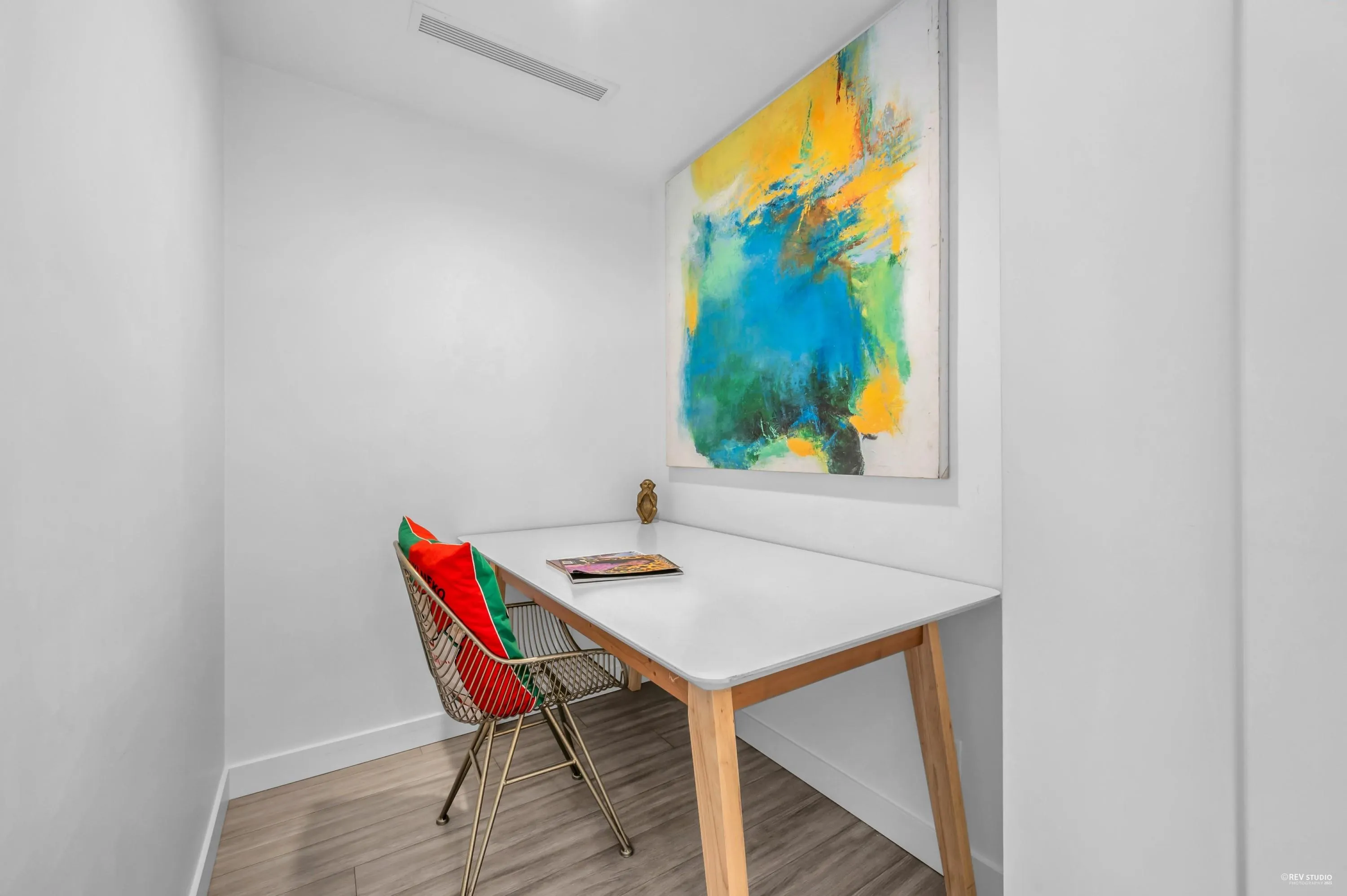 1709 2351 Beta Avenue