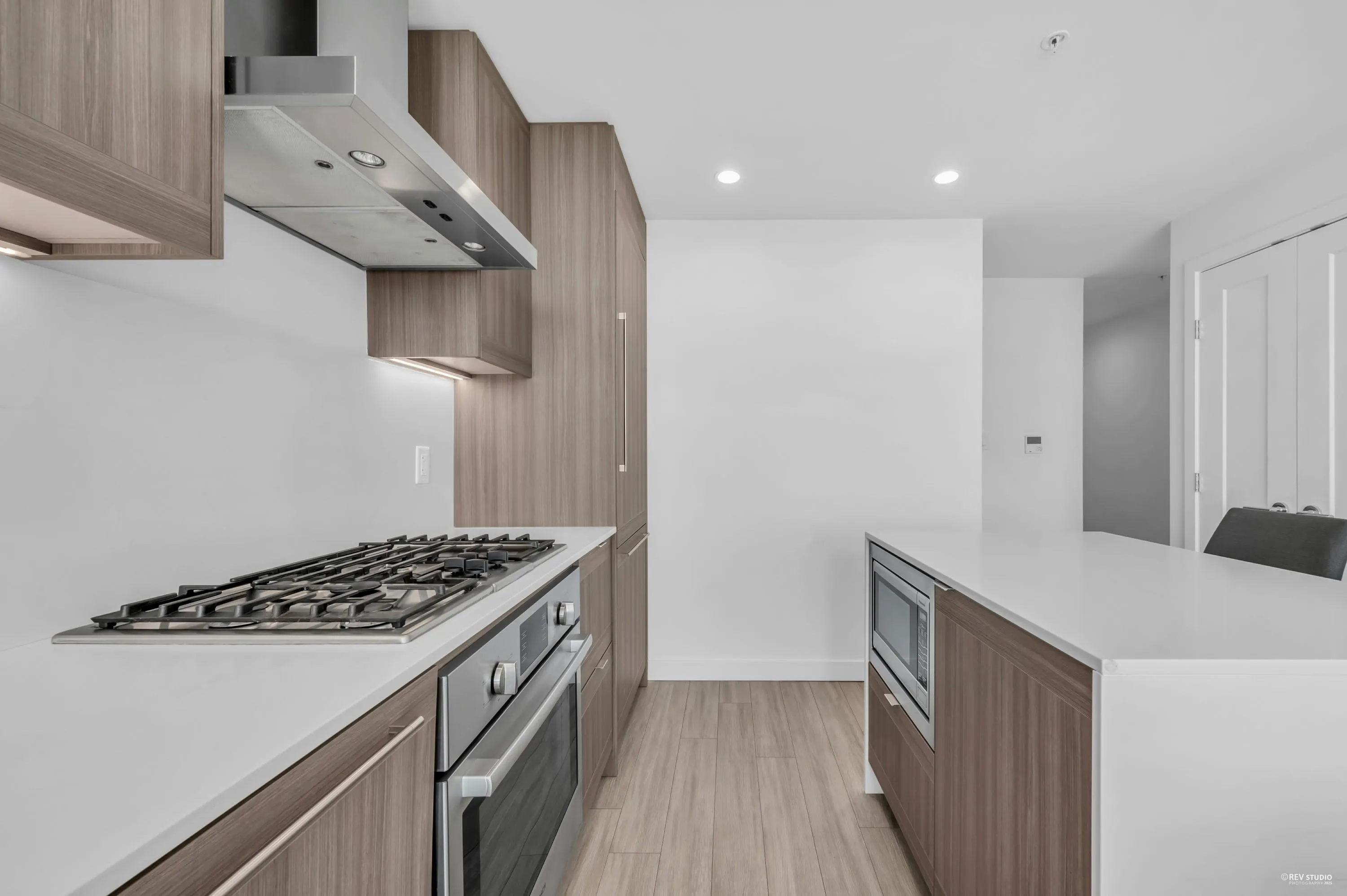 1709 2351 Beta Avenue