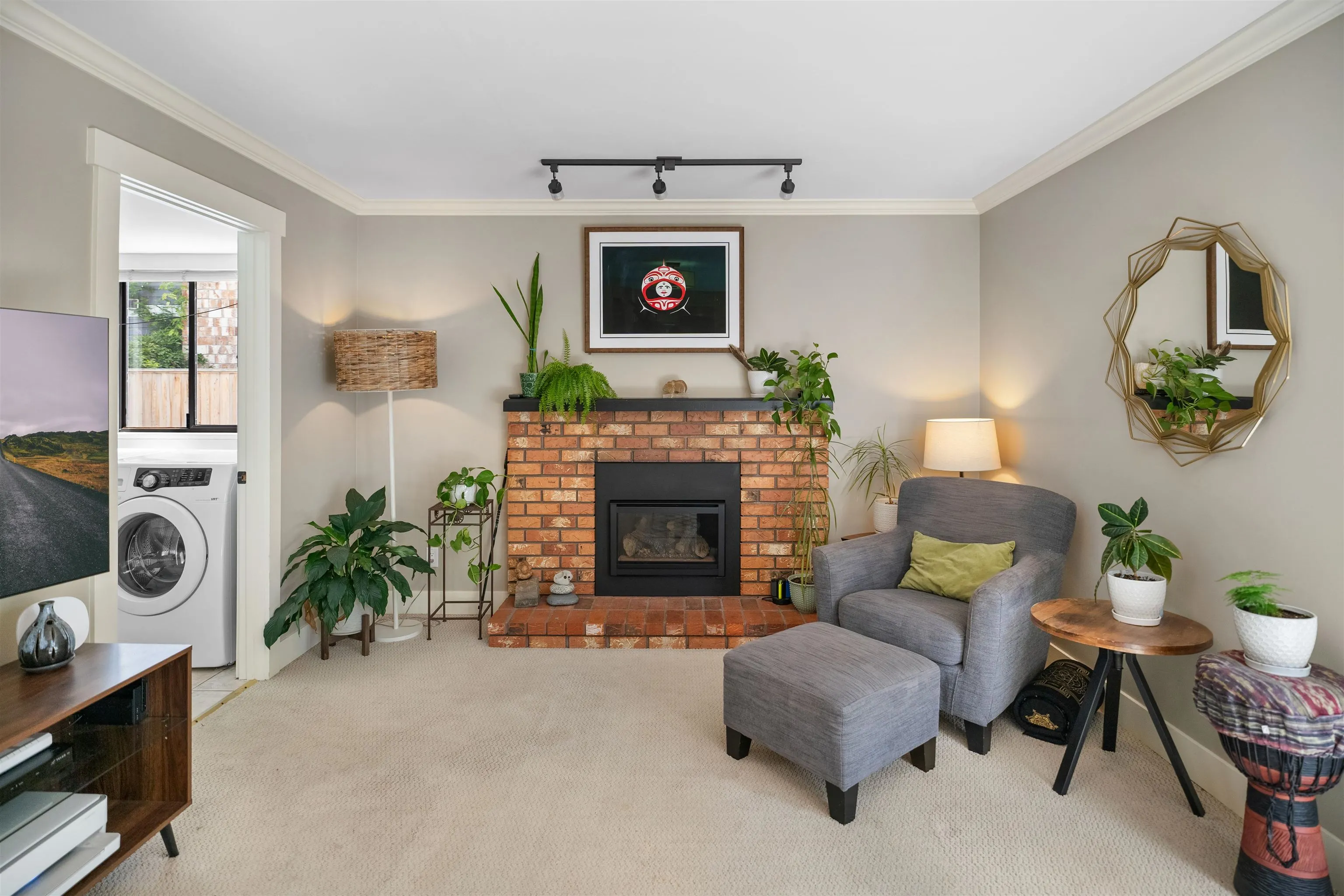 14202 18a Avenue