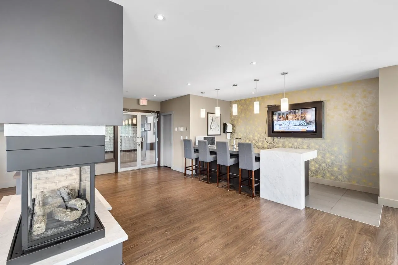 3005 2133 Douglas Road