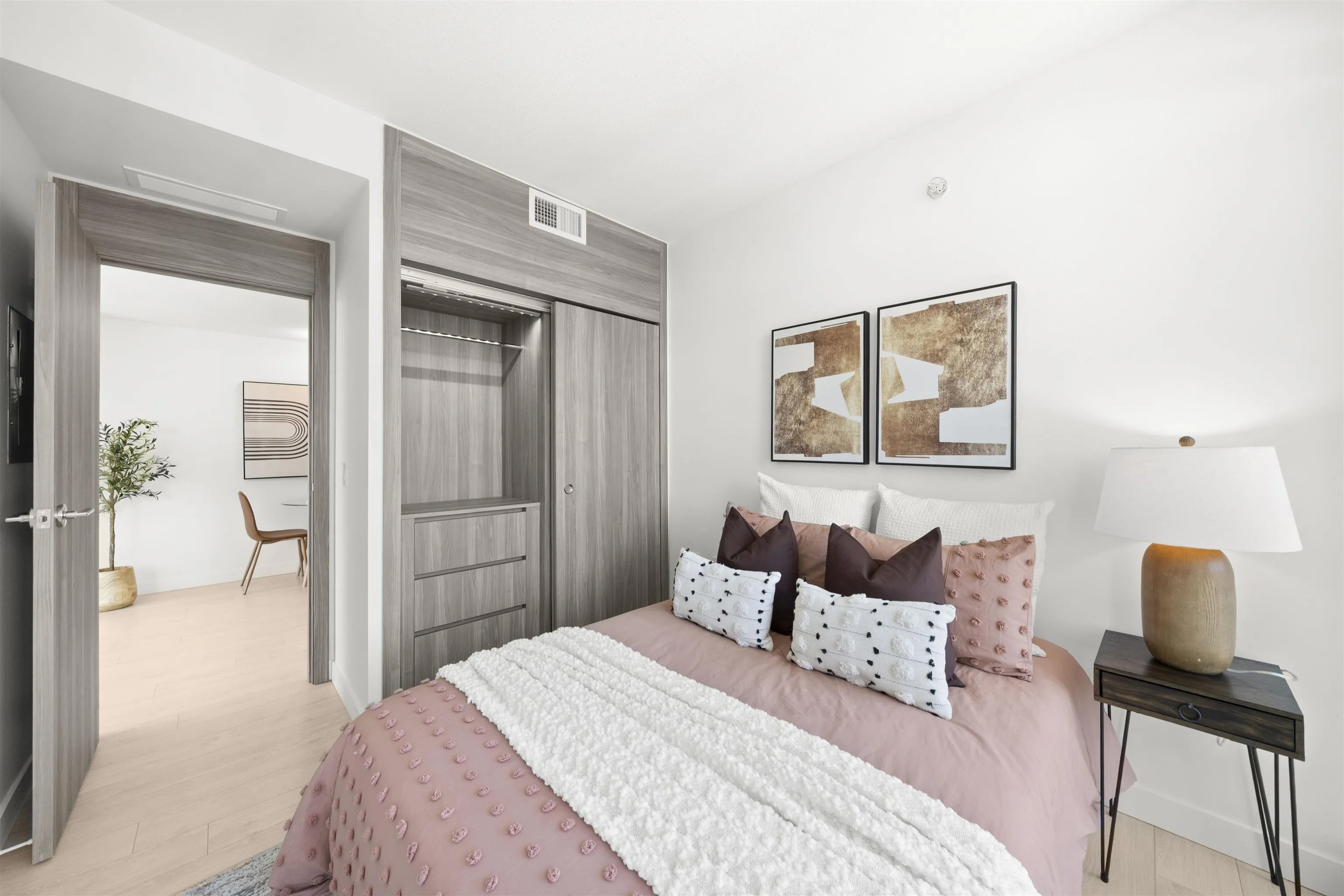 511 4730 Lougheed Highway