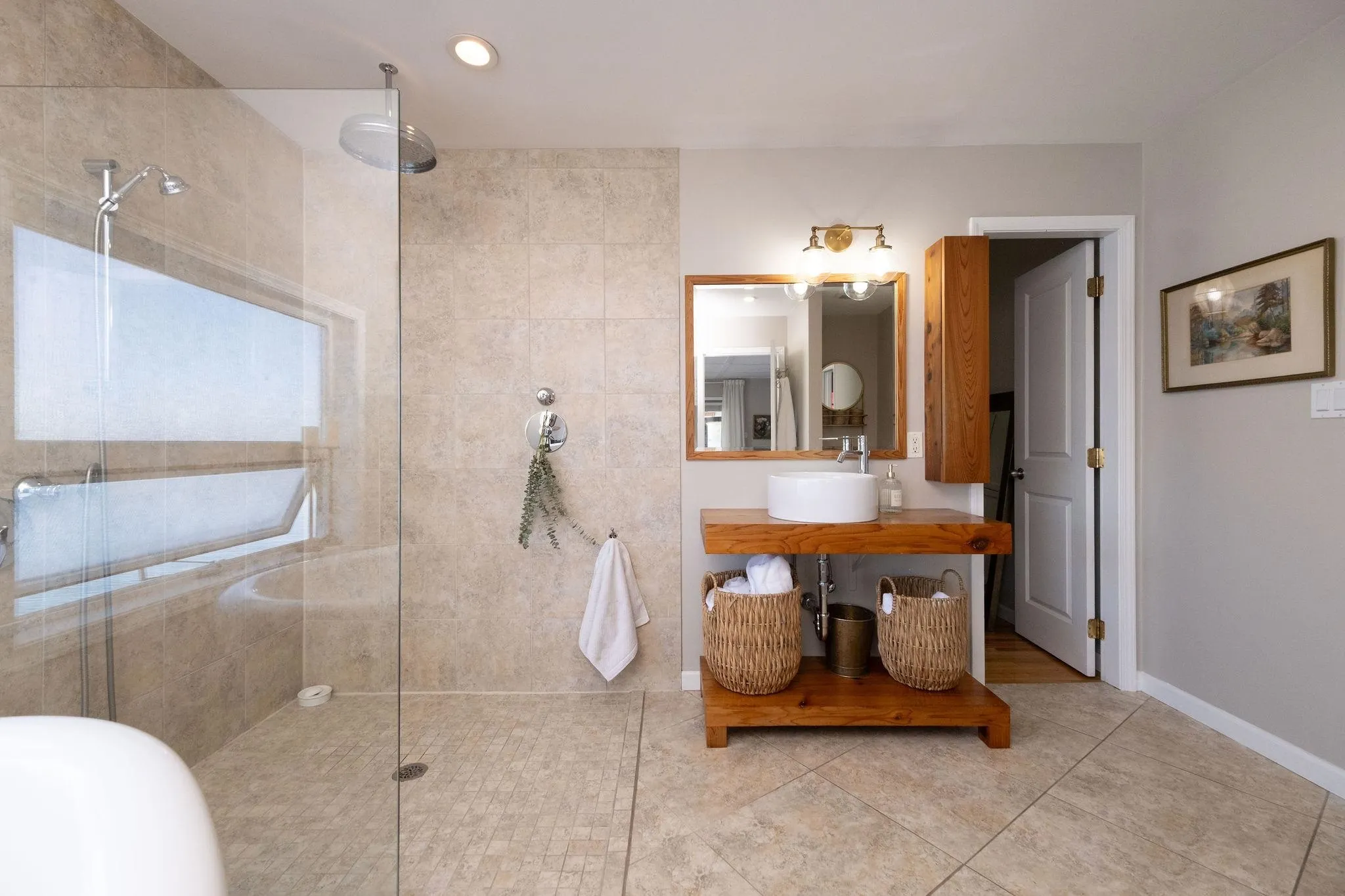 A27 415 W Esplanade Avenue