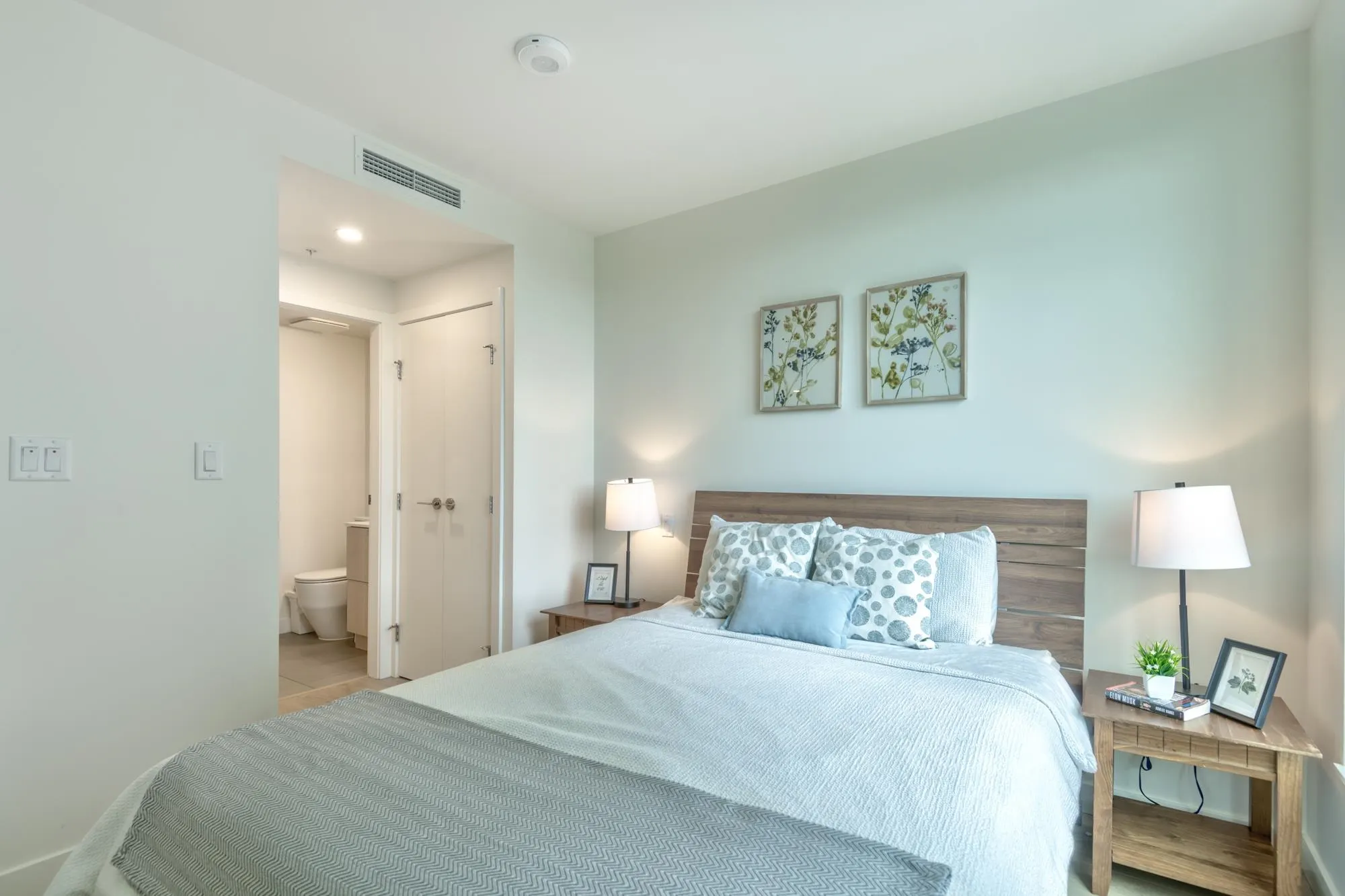 1307 318 Alderson Avenue