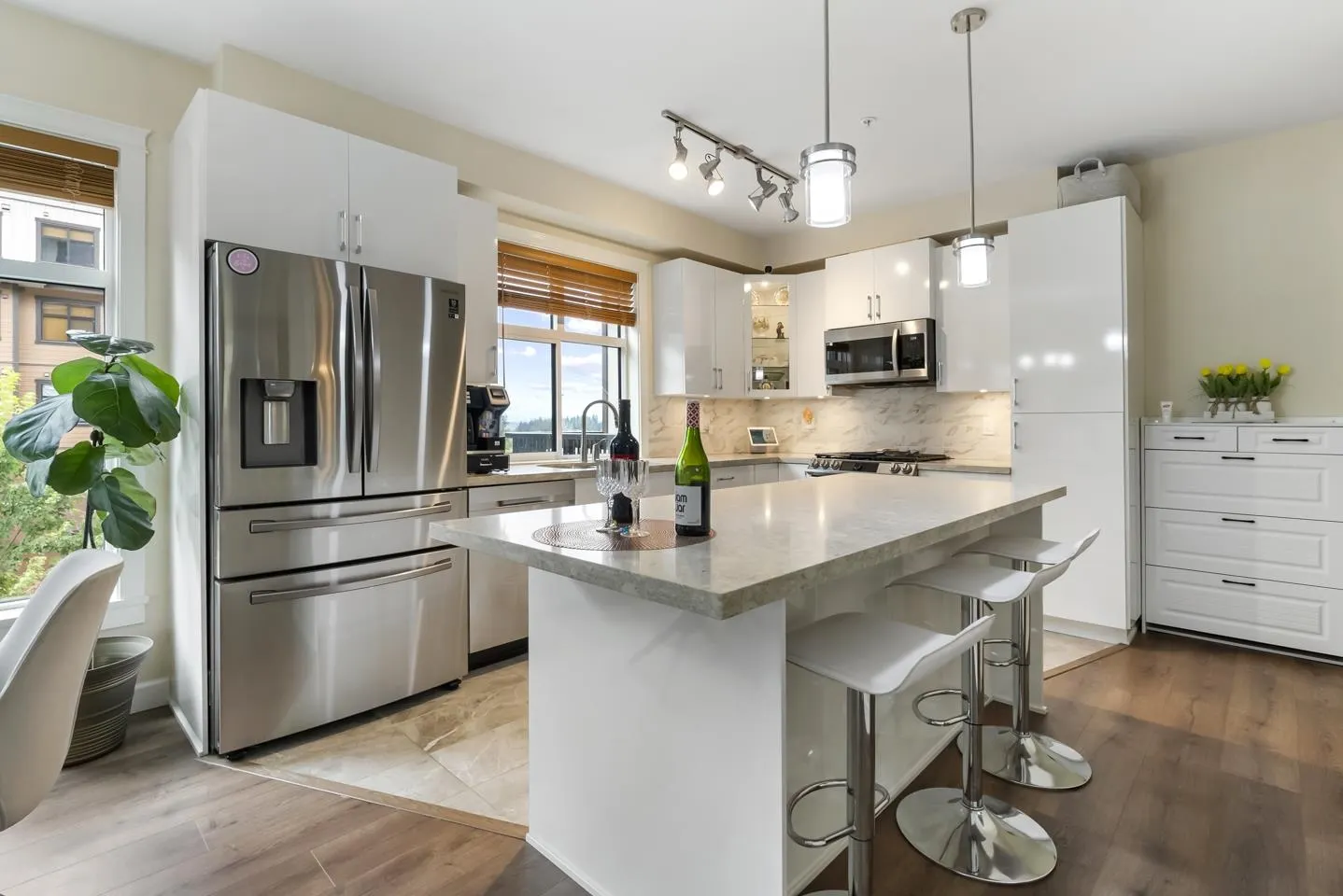 212 20376 86 Avenue