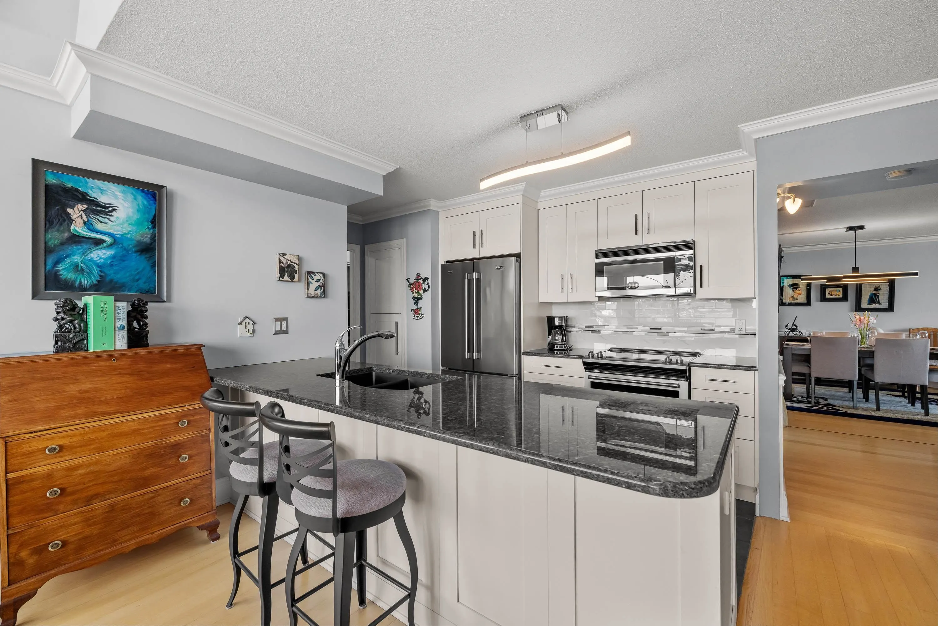 2002 1245 Quayside Drive