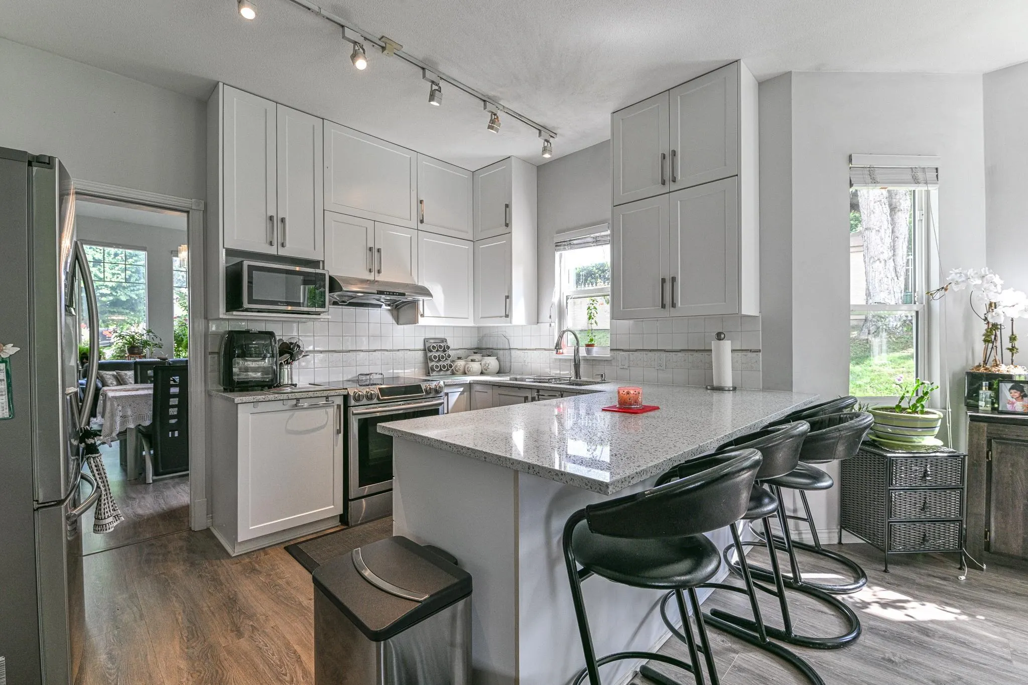 100 20655 88 Avenue