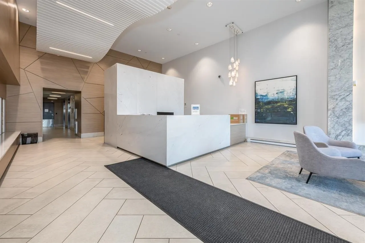 2705 908 Quayside Drive
