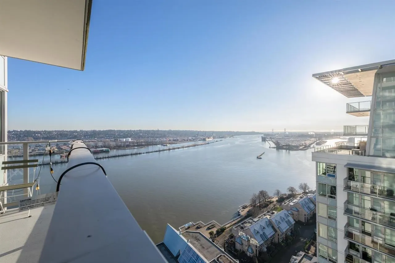 2705 908 Quayside Drive