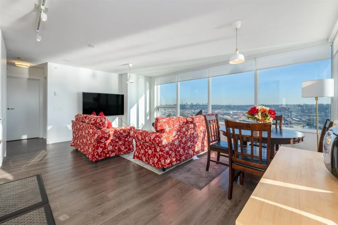 2705 908 Quayside Drive
