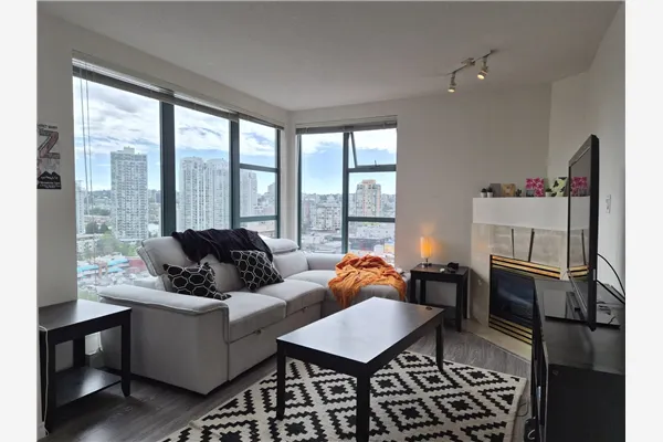 1707 939 Homer Street